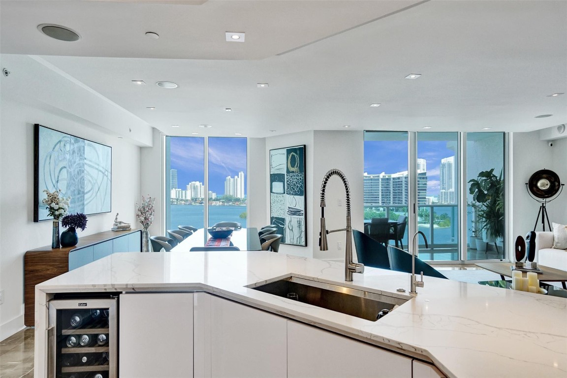 3301 NE 183rd St 1106