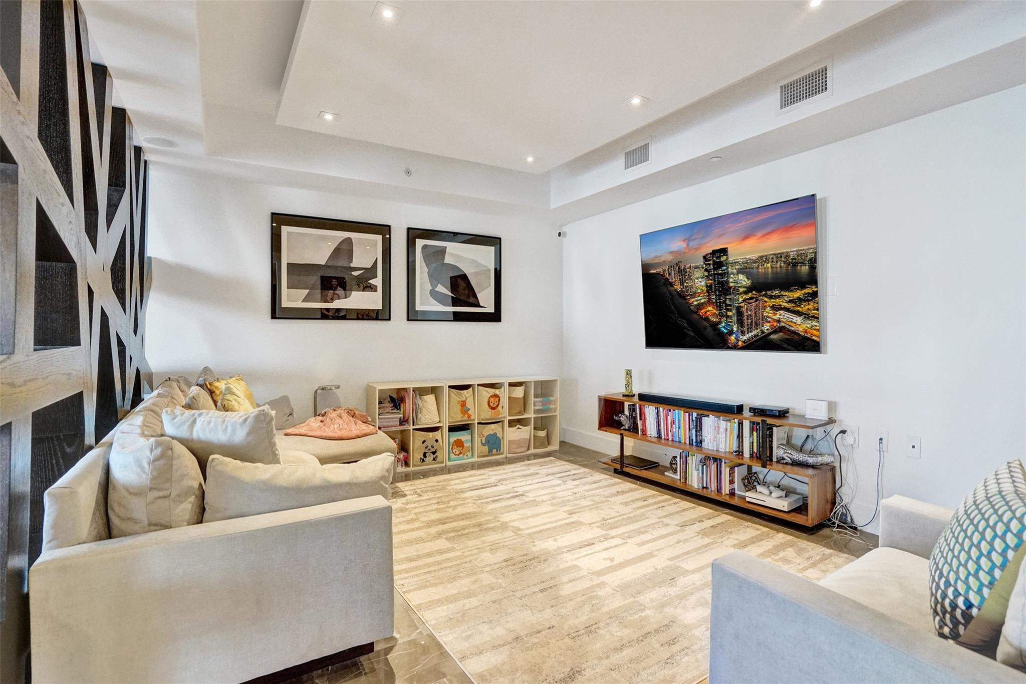 3301 NE 183rd St 1106