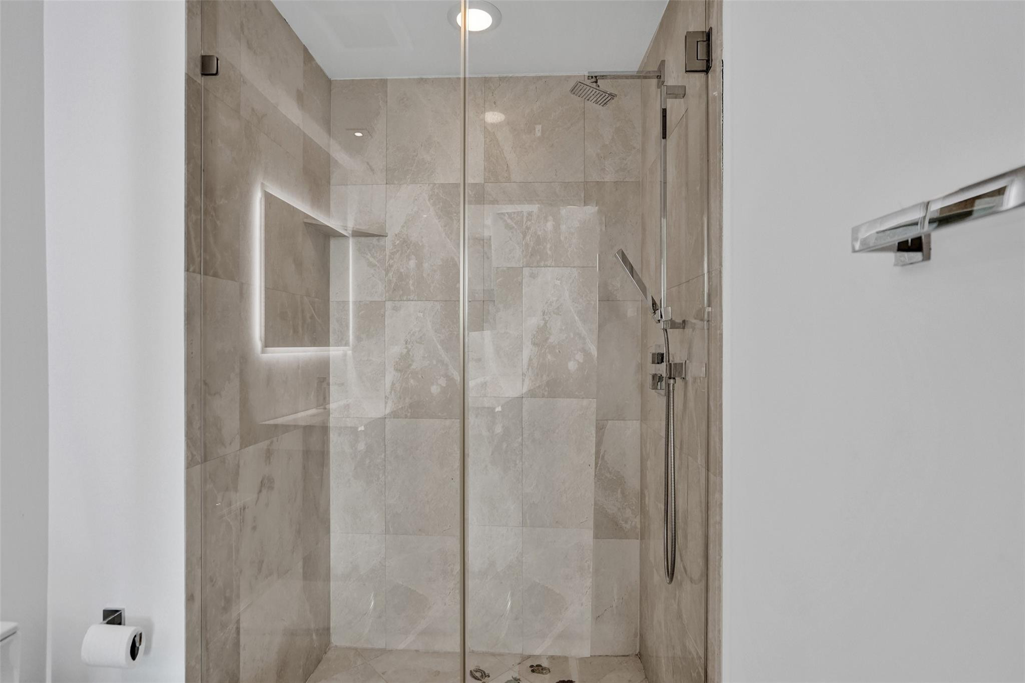 3301 NE 183rd St 1106