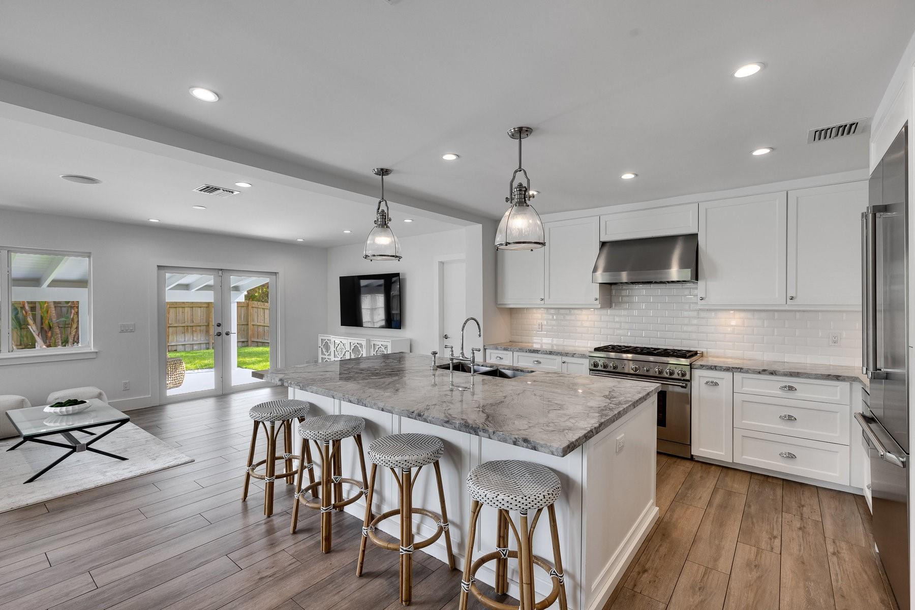 2508 NE 27th Ave
