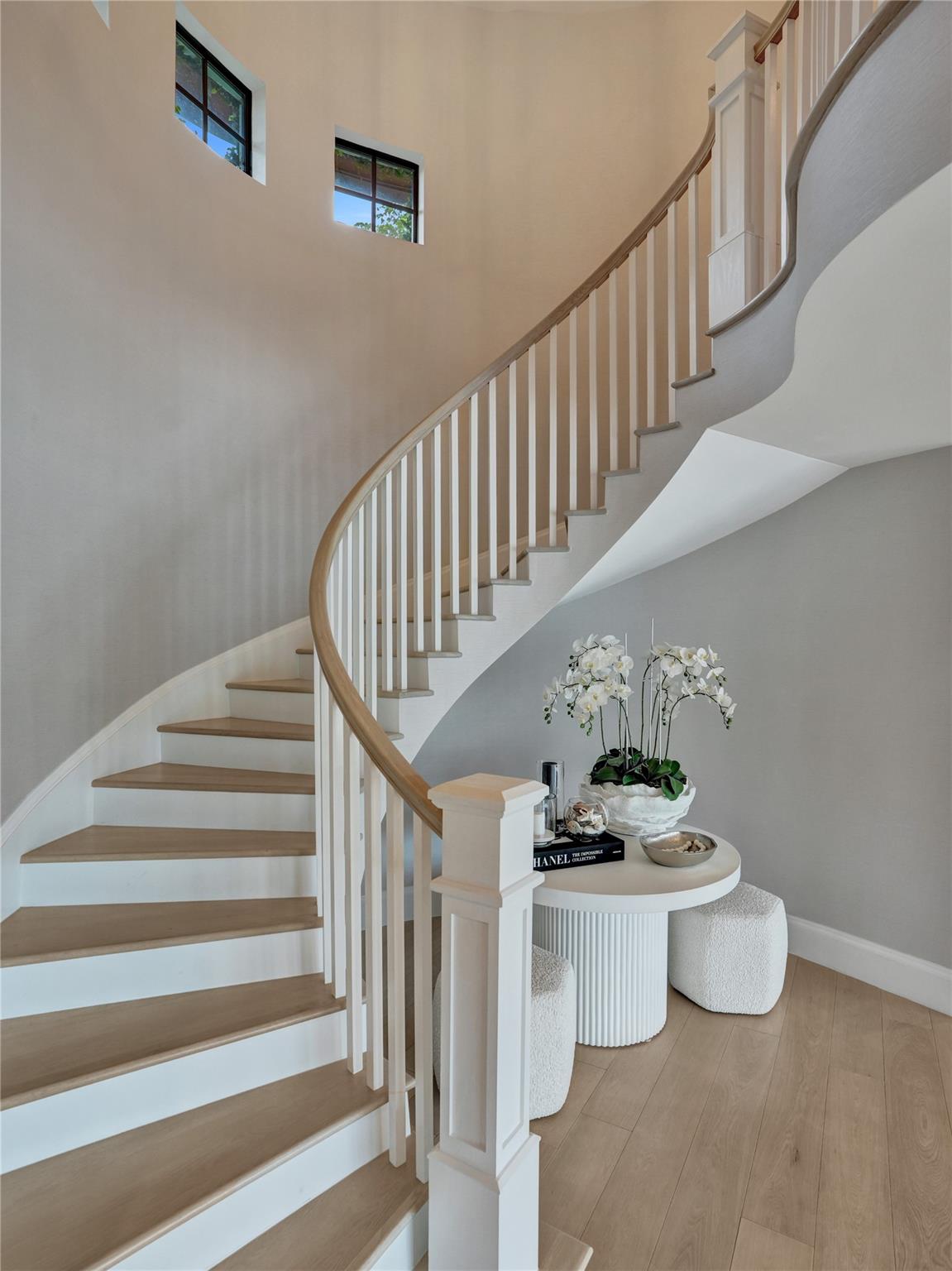 3 Cayuga Rd