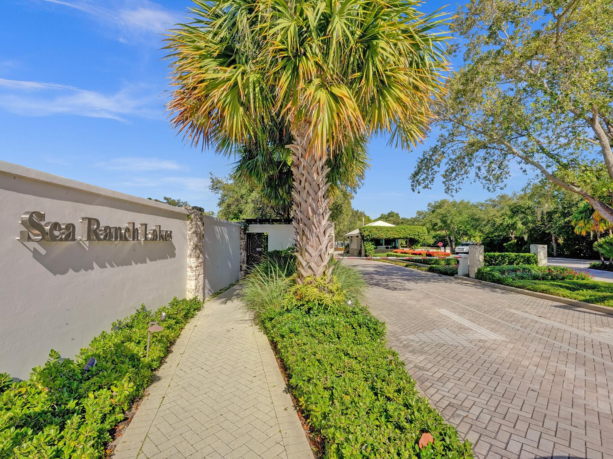 3 Cayuga Rd