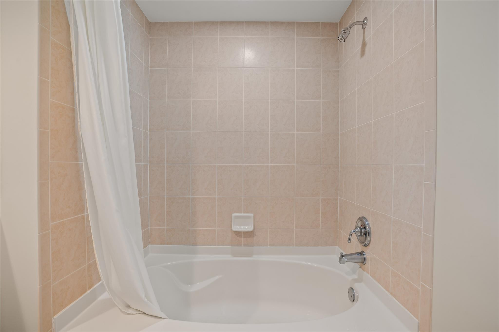 347 N New River Dr 2808