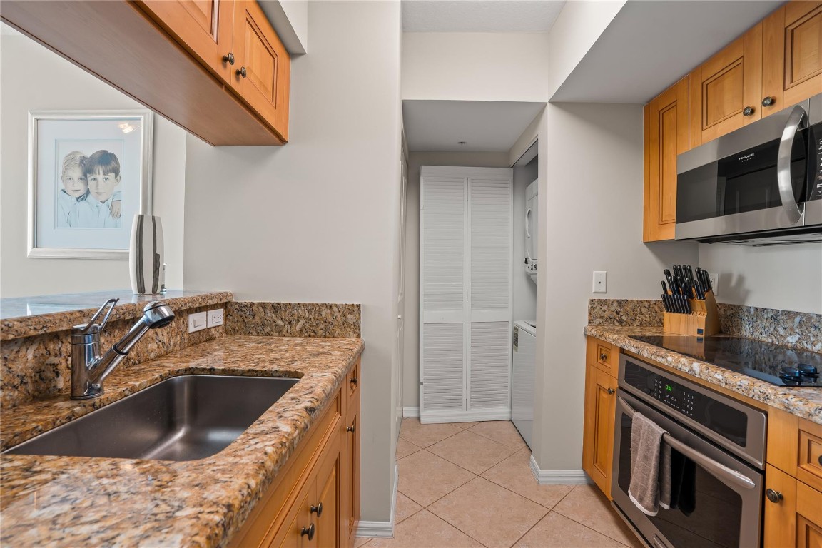 347 N New River Dr 2808