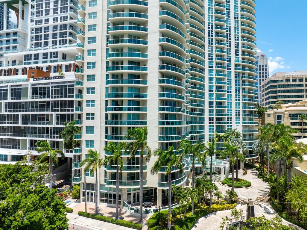 347 N New River Dr 2808