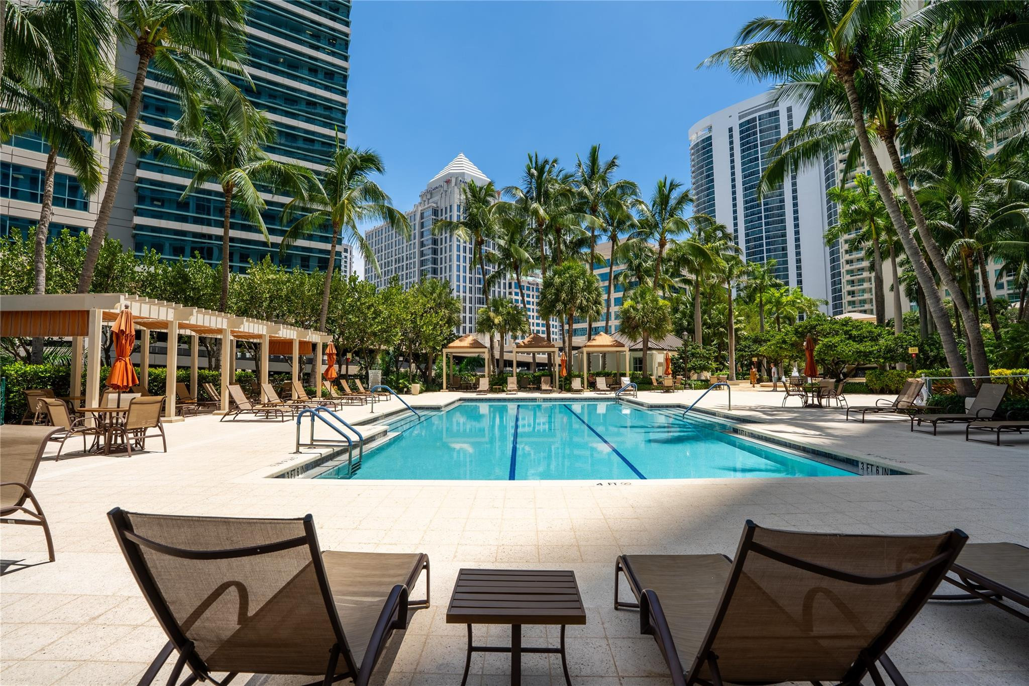 347 N New River Dr 2808