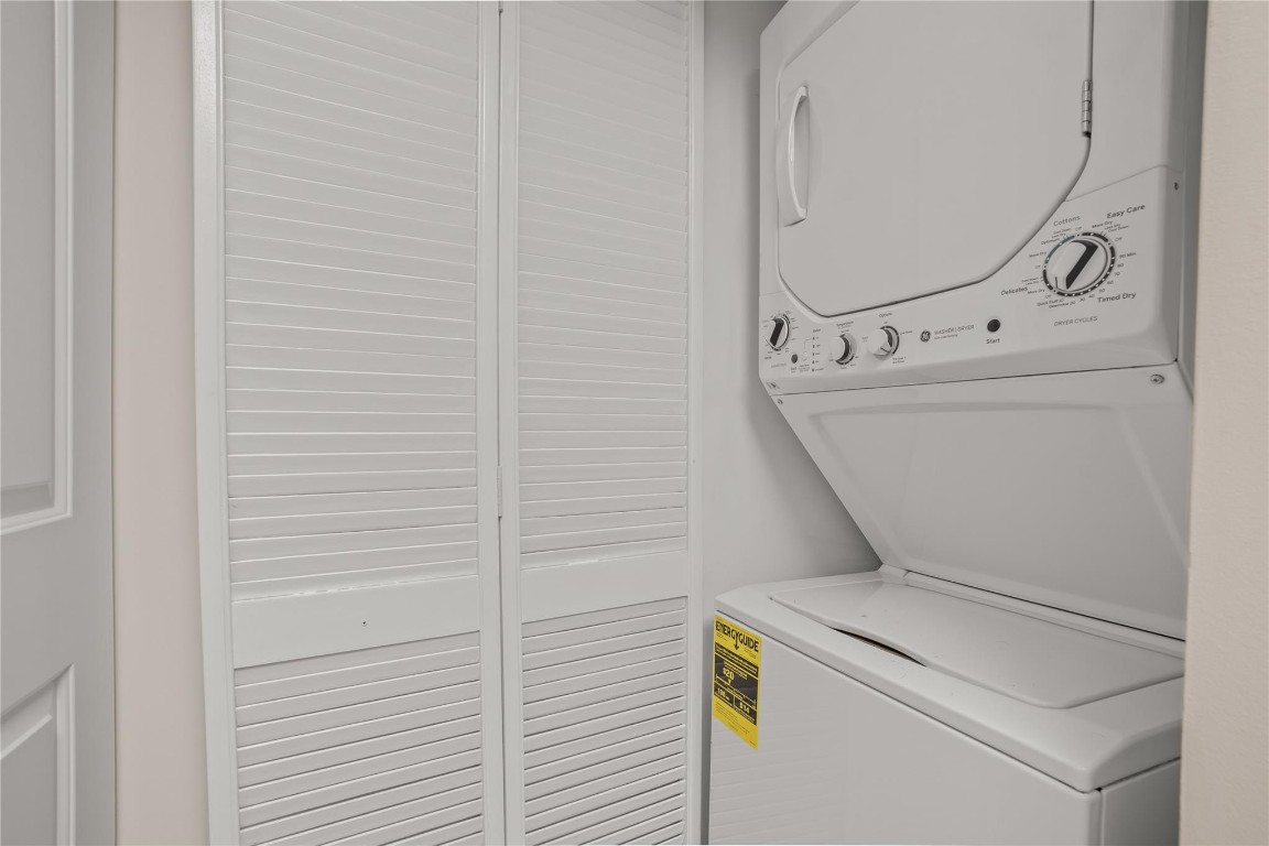 347 N New River Dr 2808