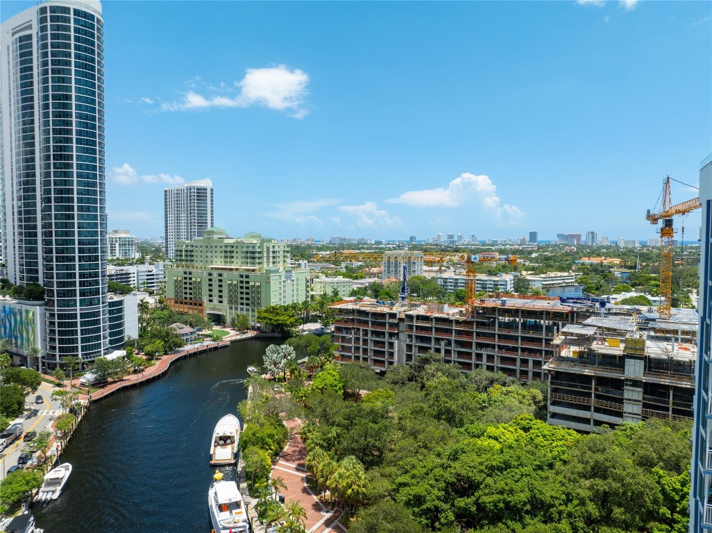 347 N New River Dr 2808