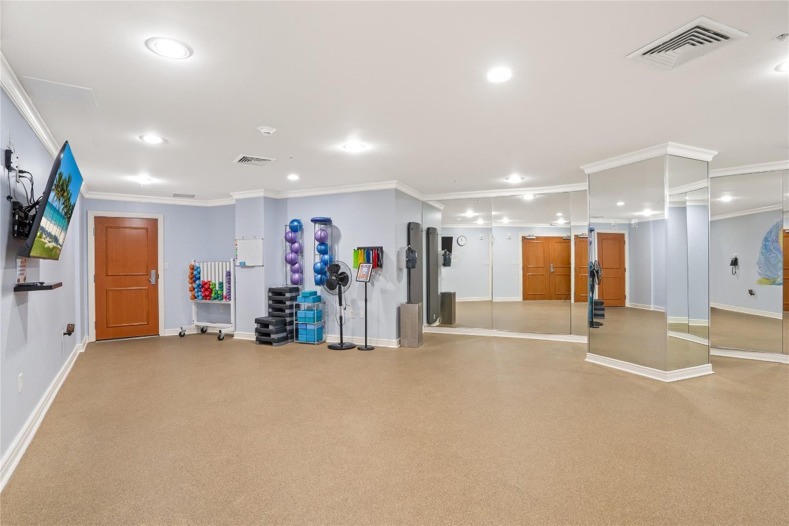 347 N New River Dr 2808