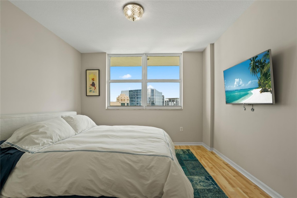 347 N New River Dr 2808