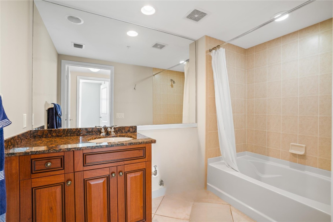 347 N New River Dr 2808