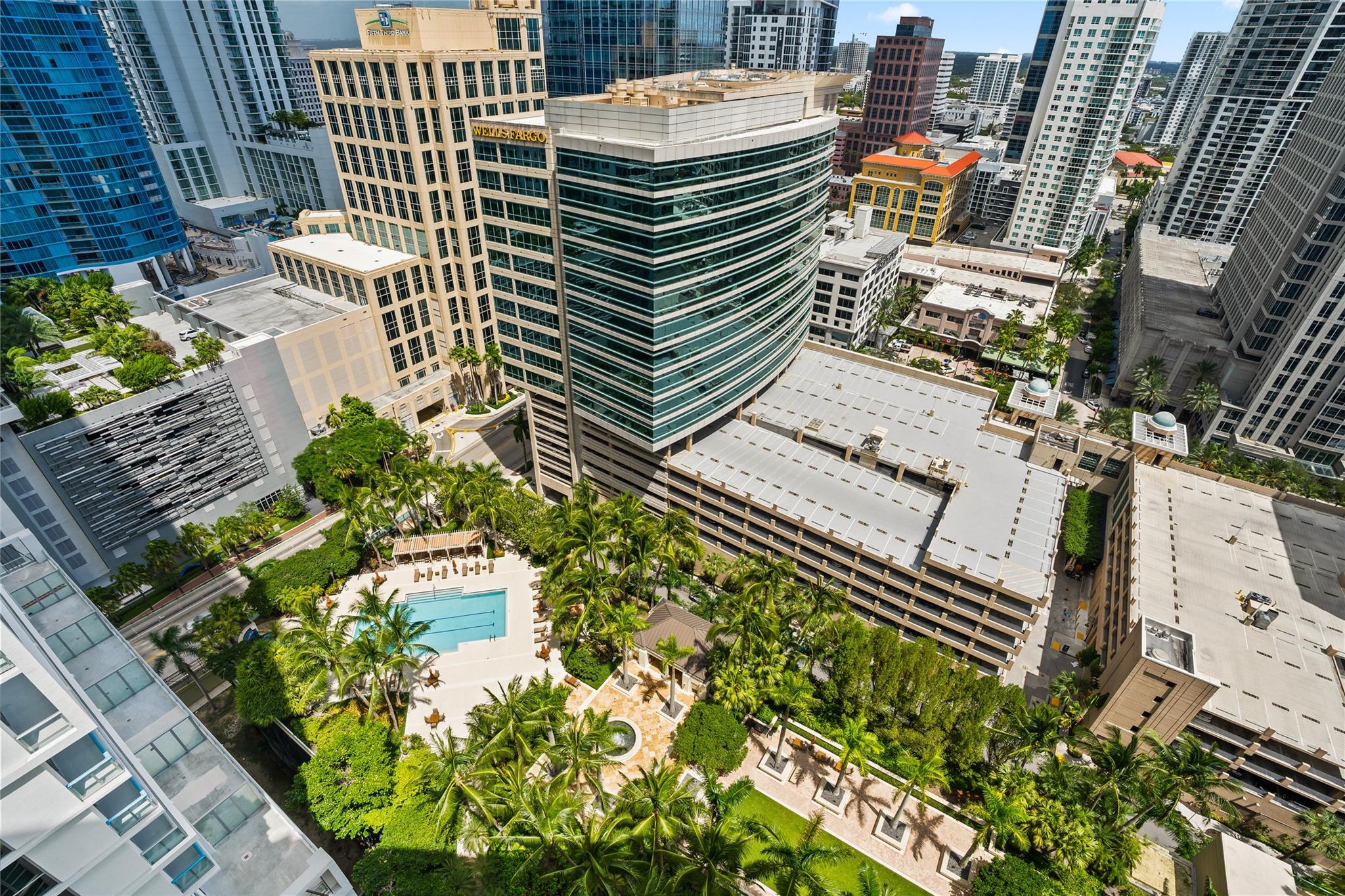 347 N New River Dr 2808