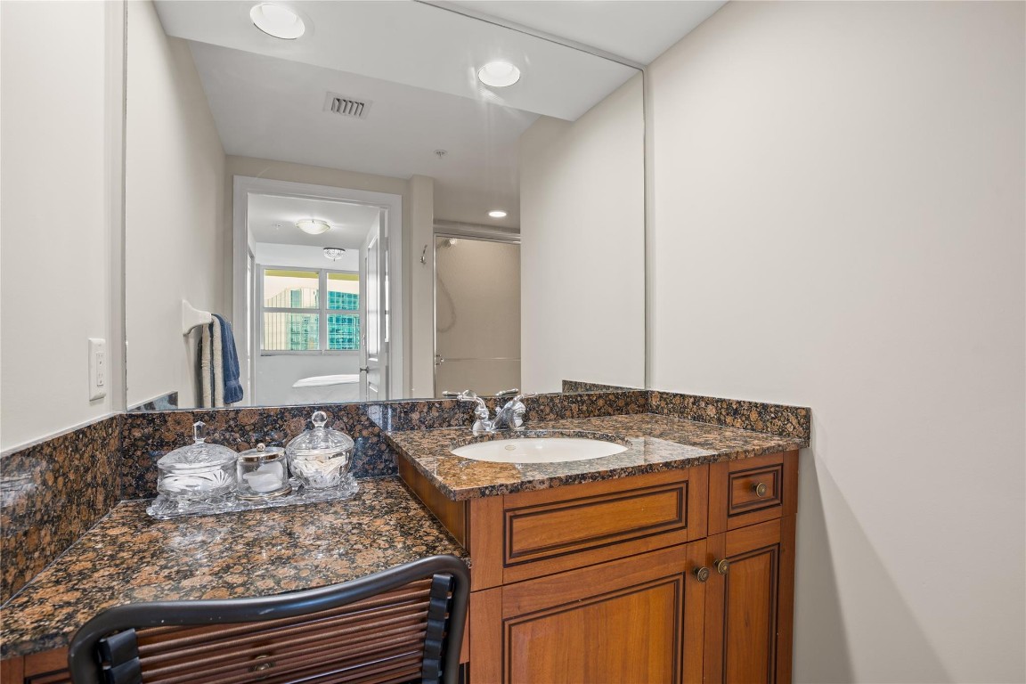 347 N New River Dr 2808