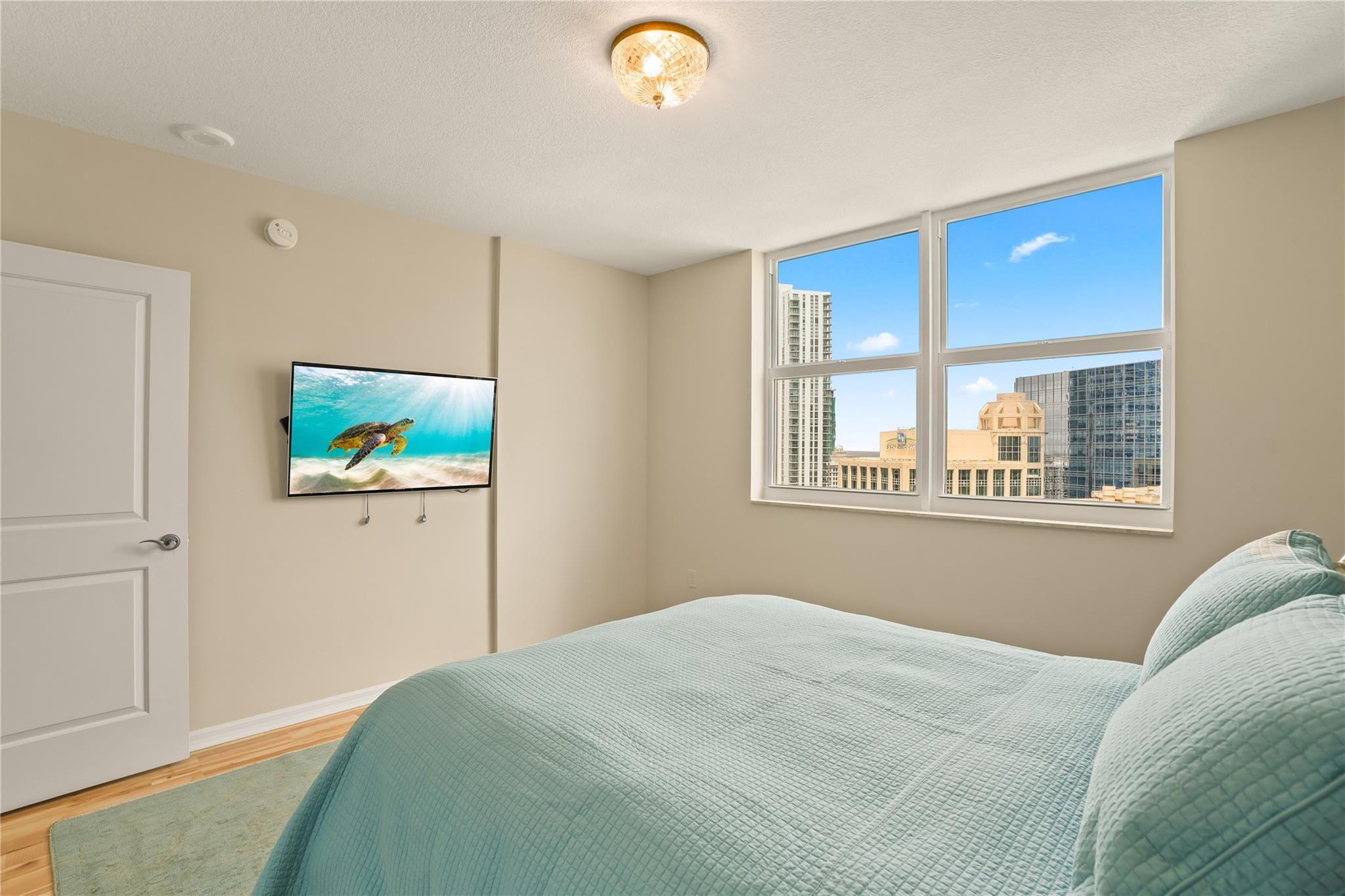 347 N New River Dr 2808