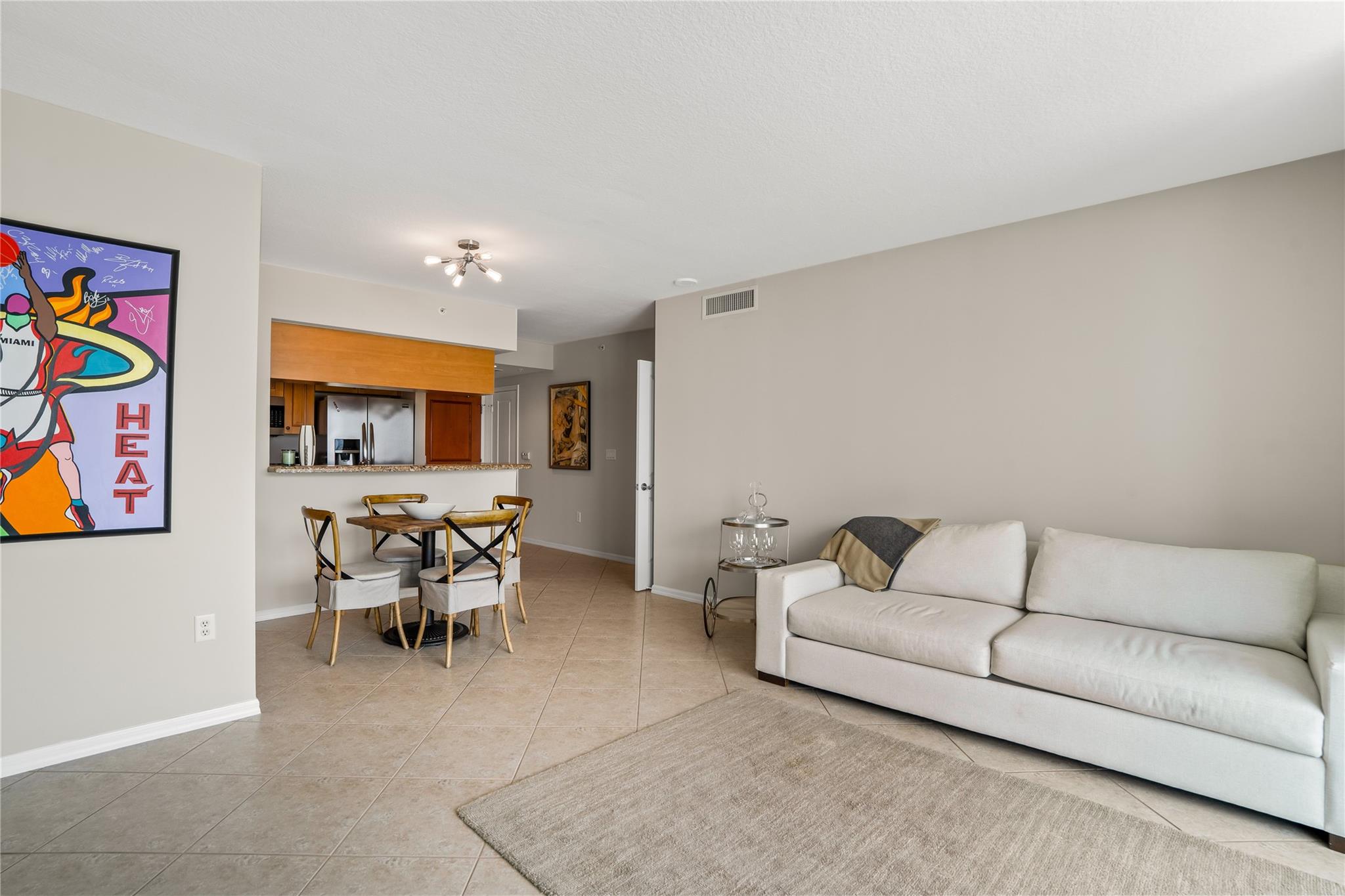 347 N New River Dr 2808