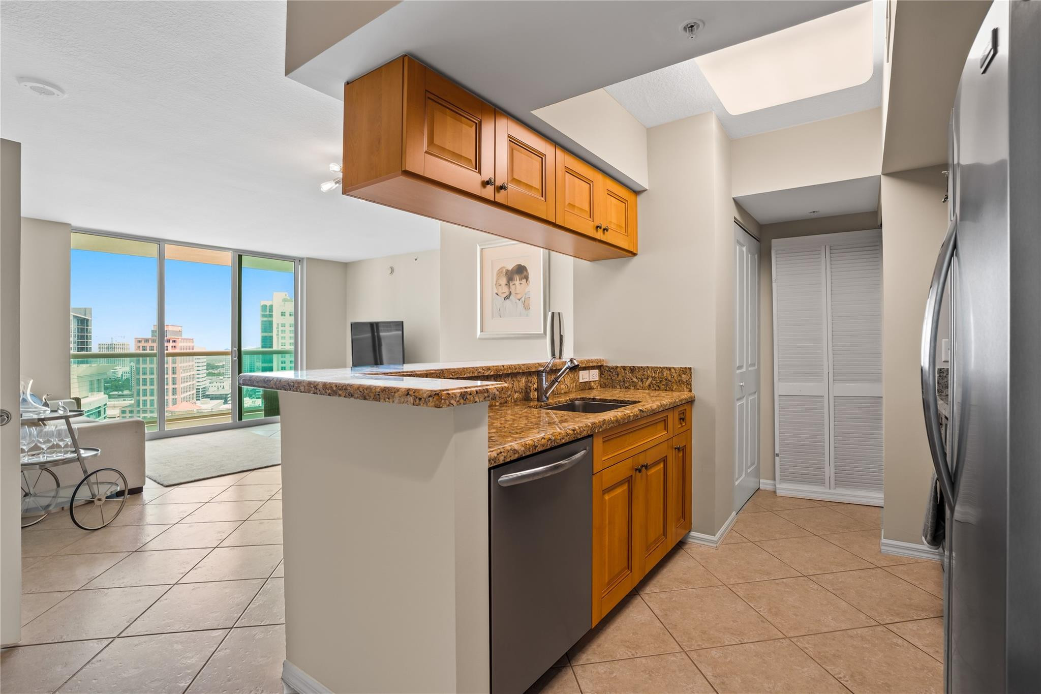 347 N New River Dr 2808