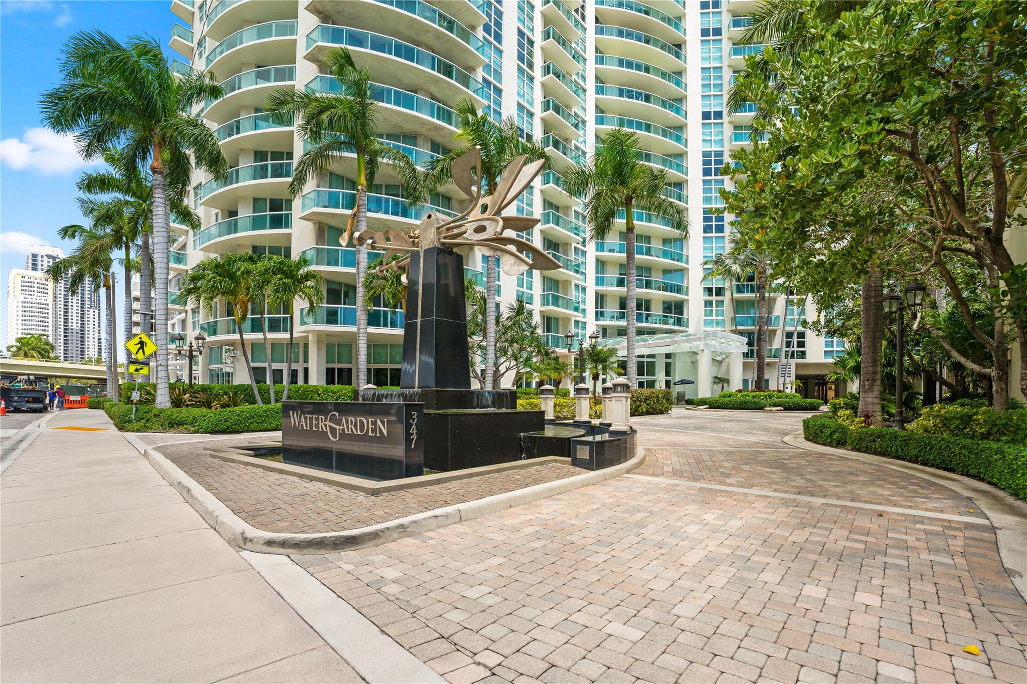 347 N New River Dr 2808