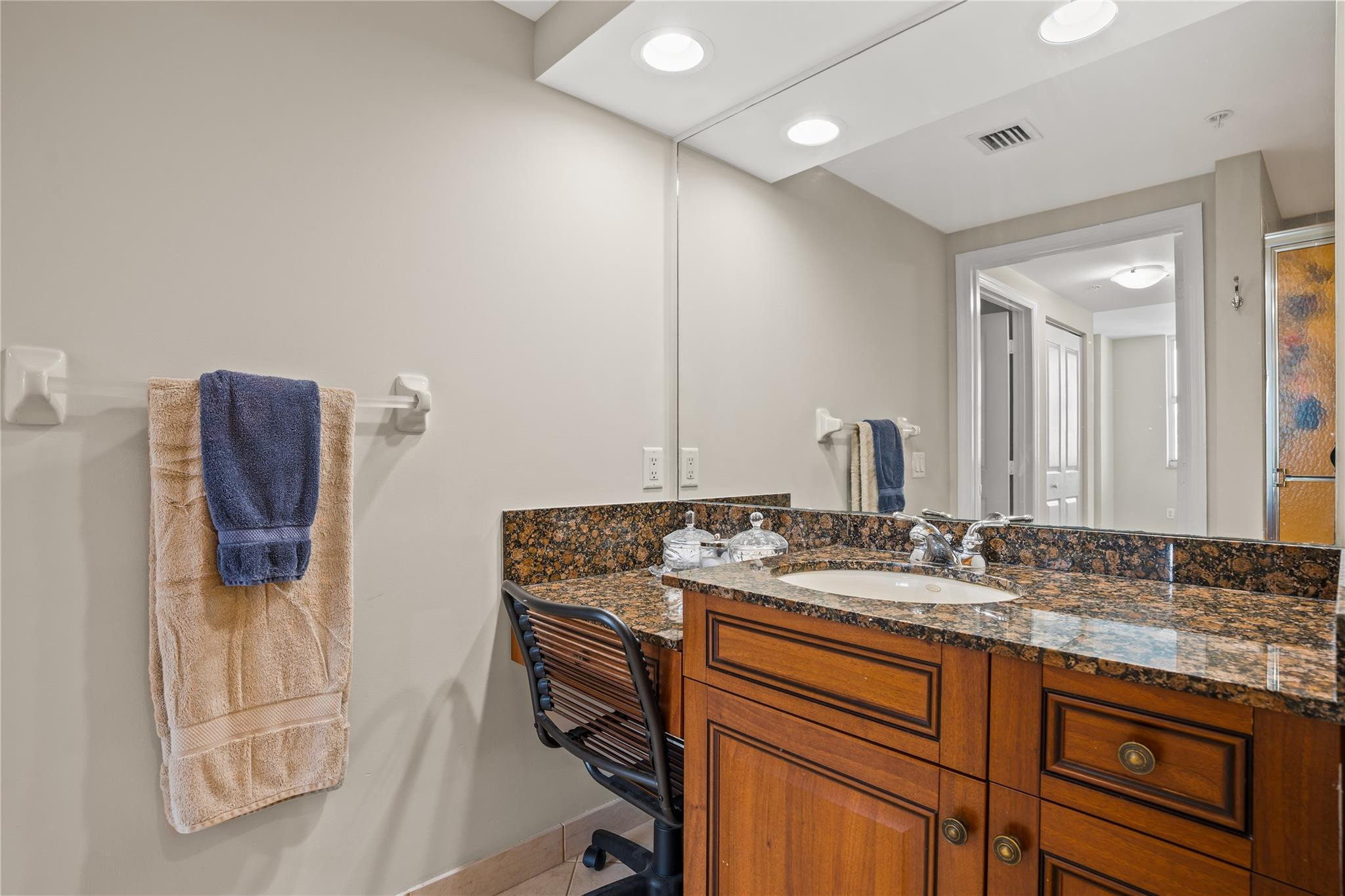 347 N New River Dr 2808