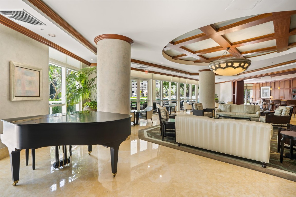 347 N New River Dr 2808