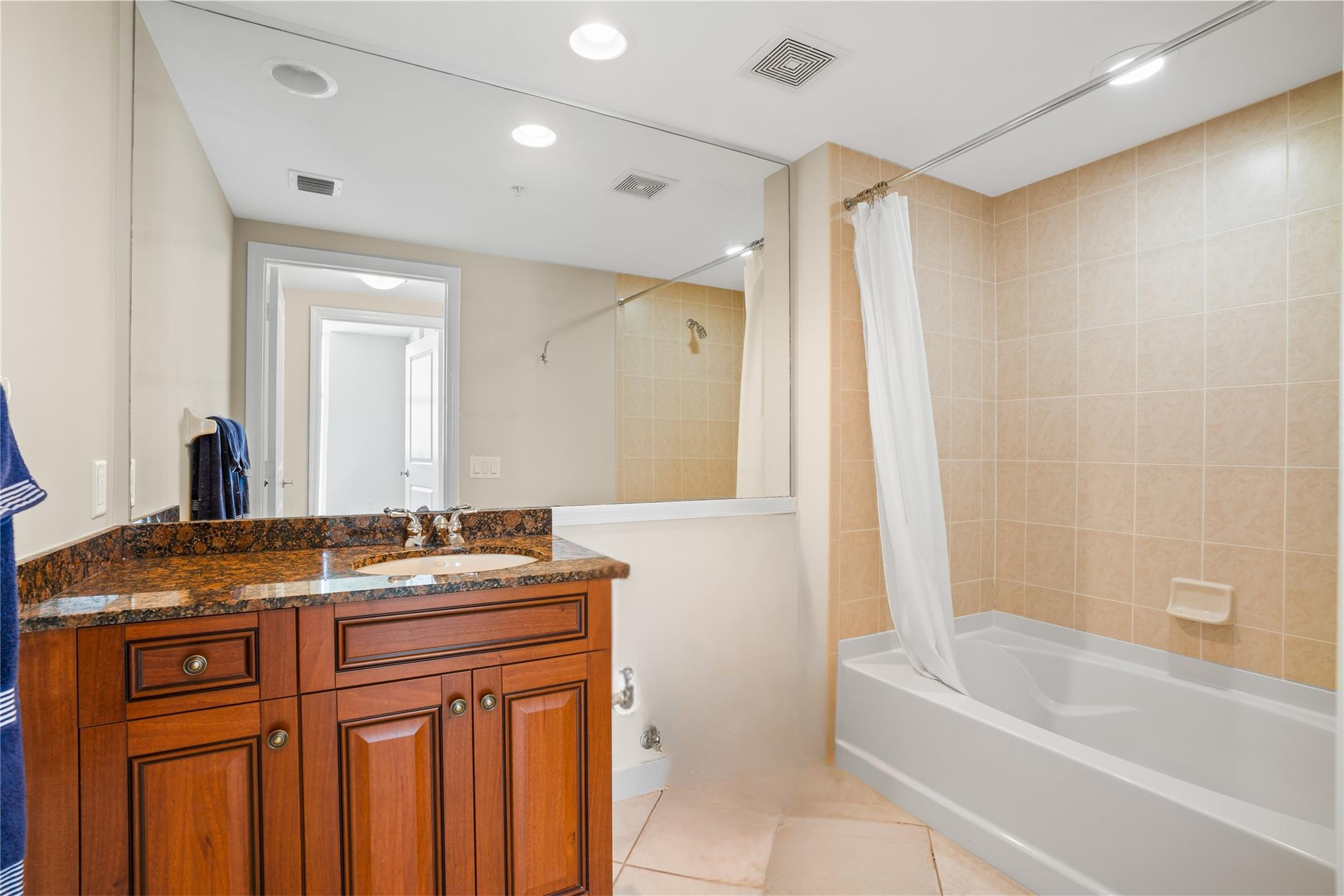 347 N New River Dr 2808