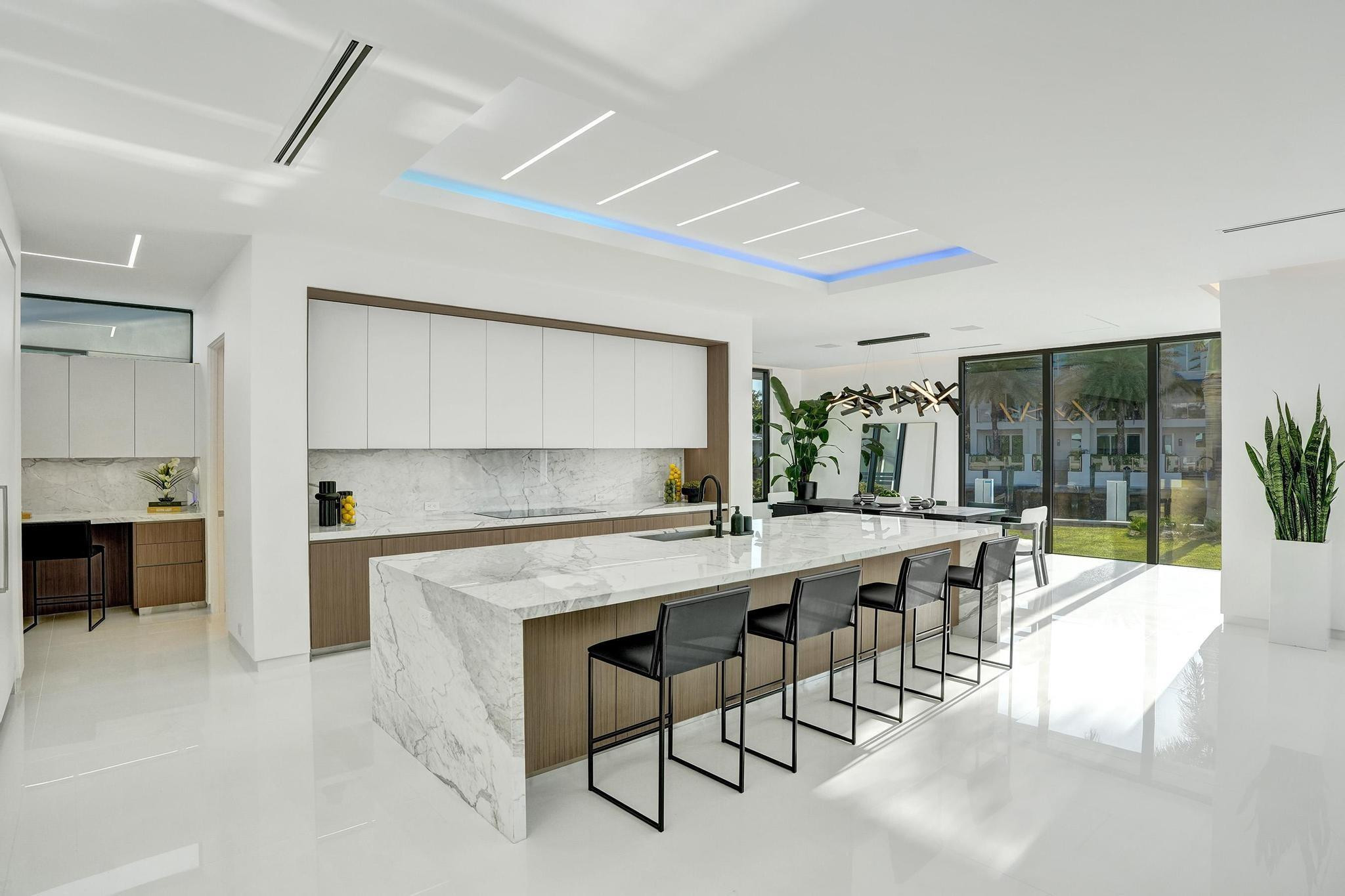 4232 E Tradewinds Ave