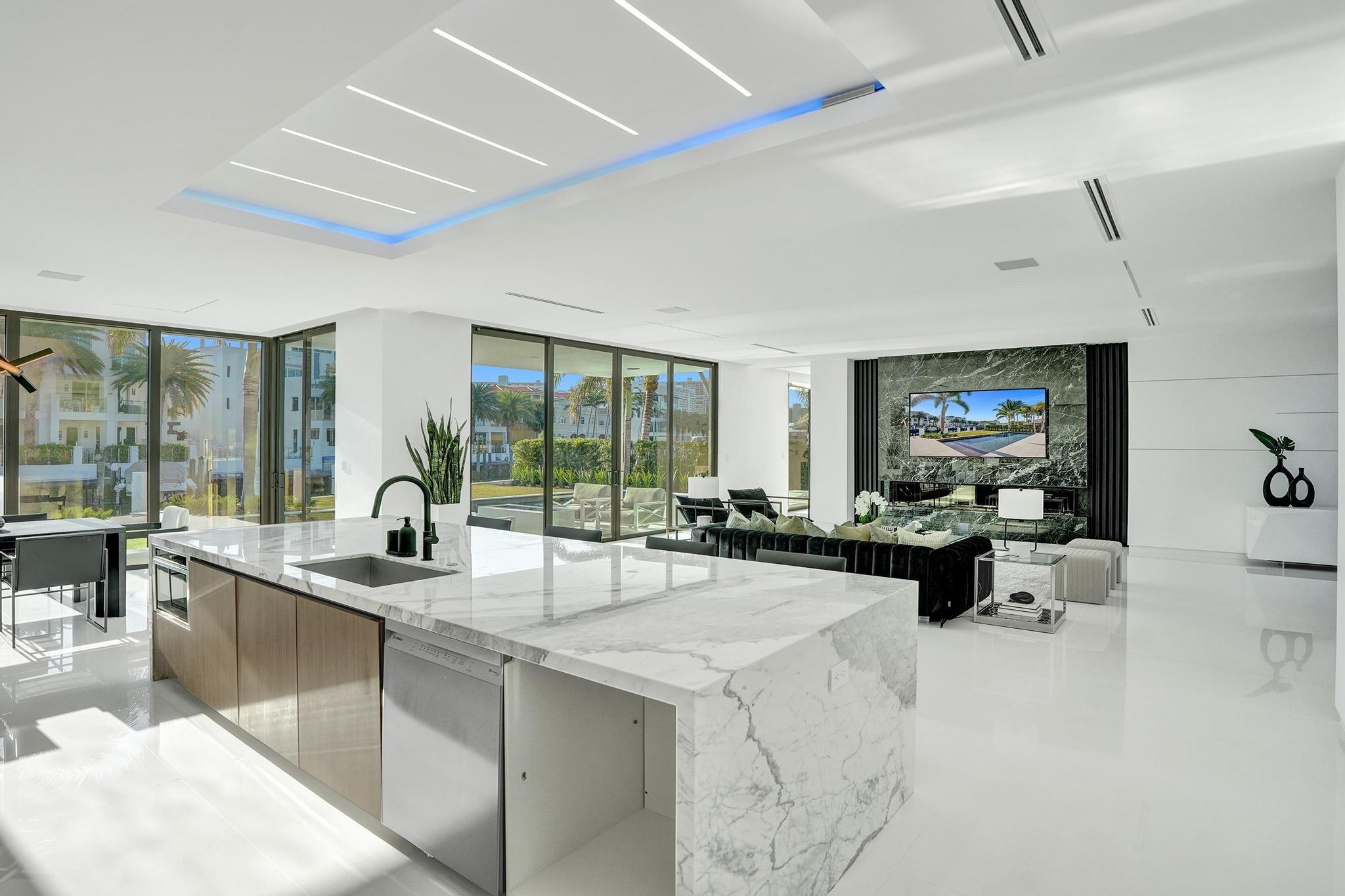 4232 E Tradewinds Ave