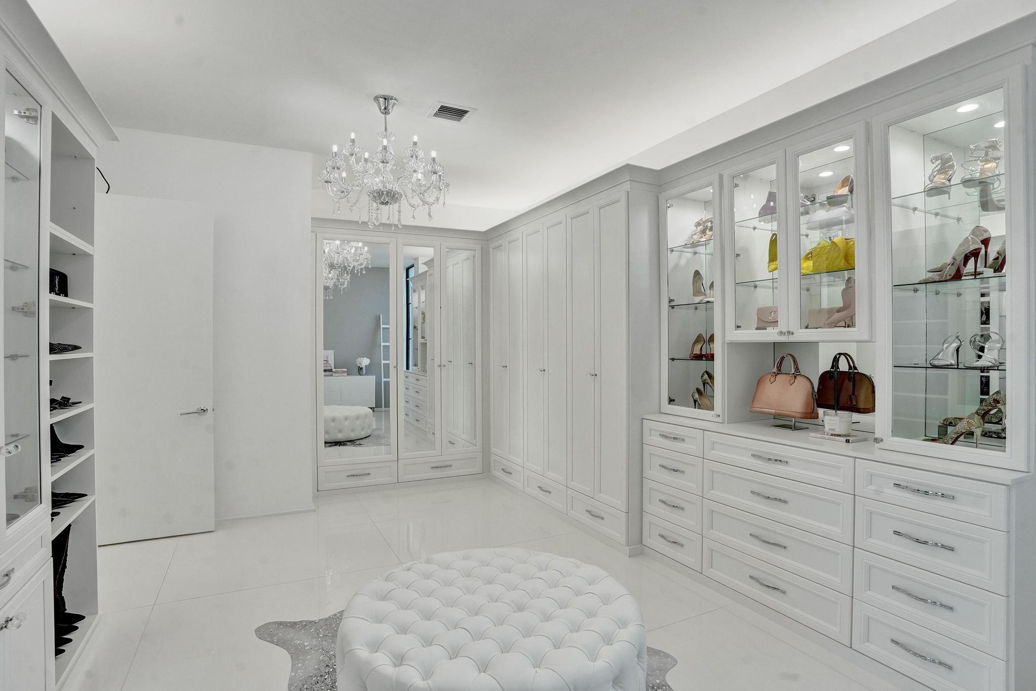 4232 E Tradewinds Ave