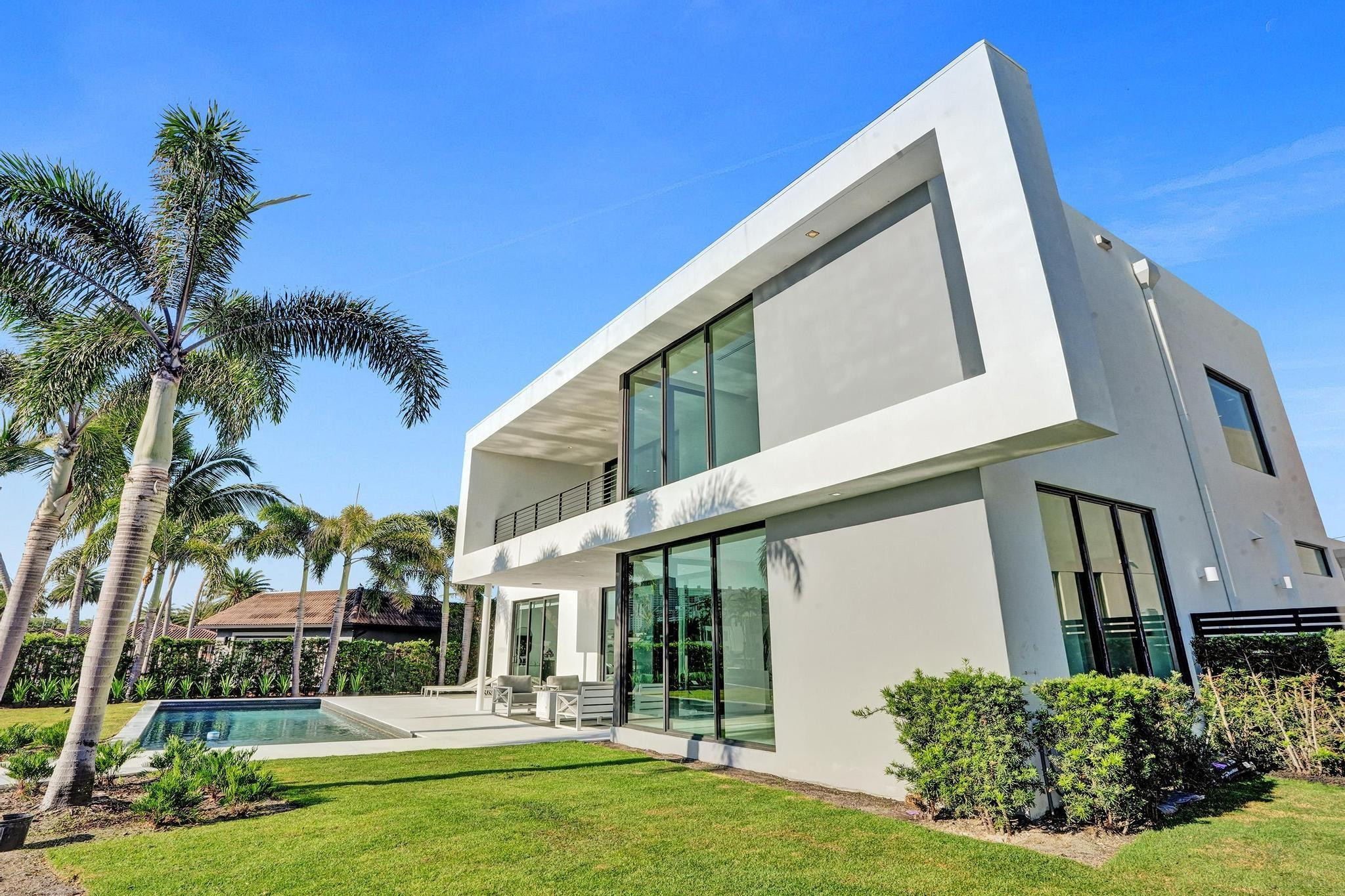 4232 E Tradewinds Ave