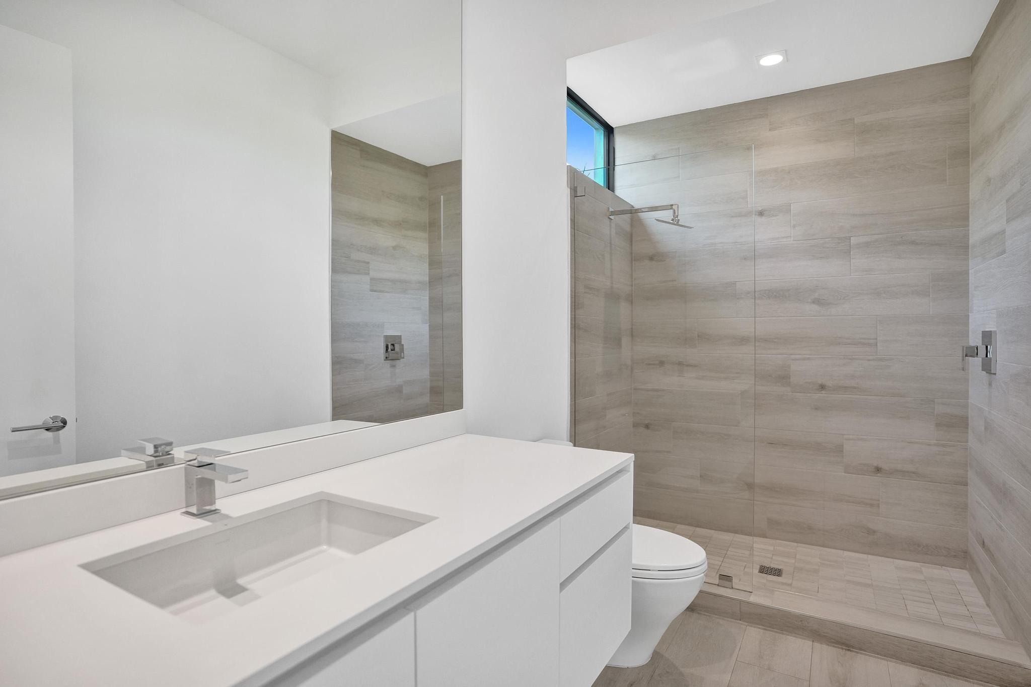 4232 E Tradewinds Ave