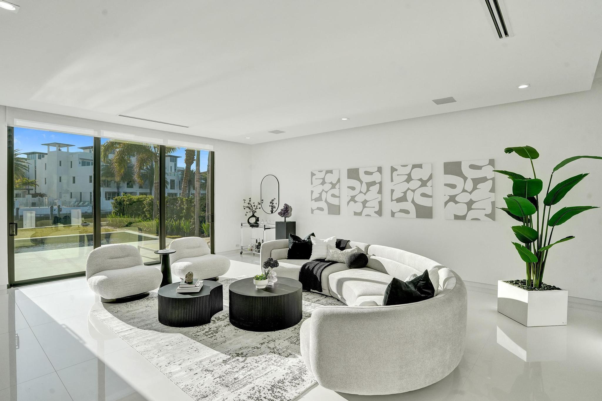 4232 E Tradewinds Ave