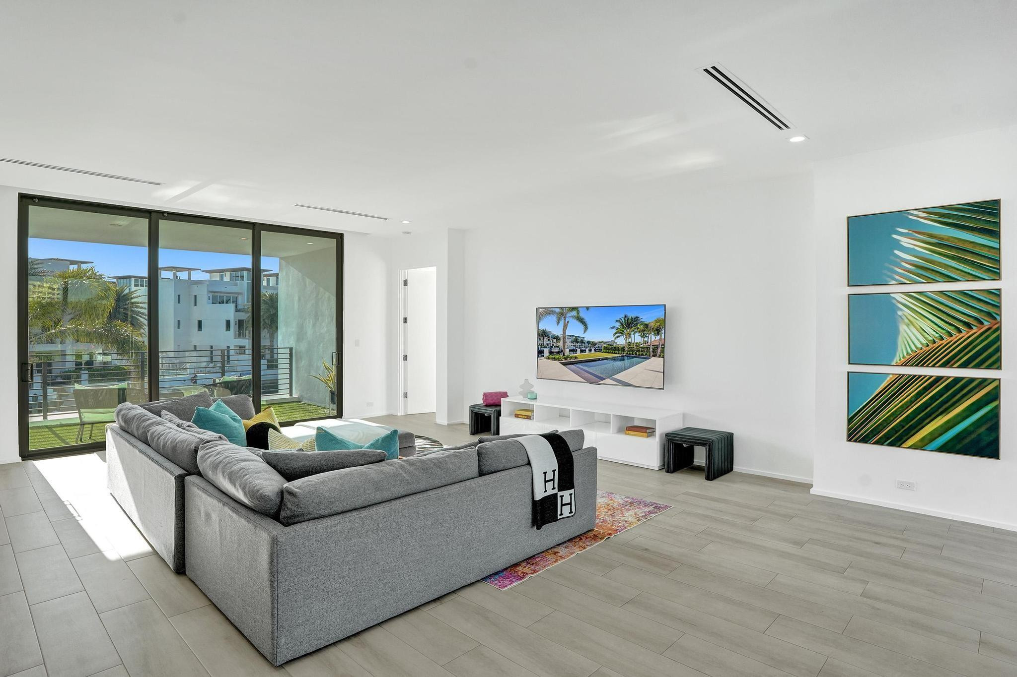 4232 E Tradewinds Ave