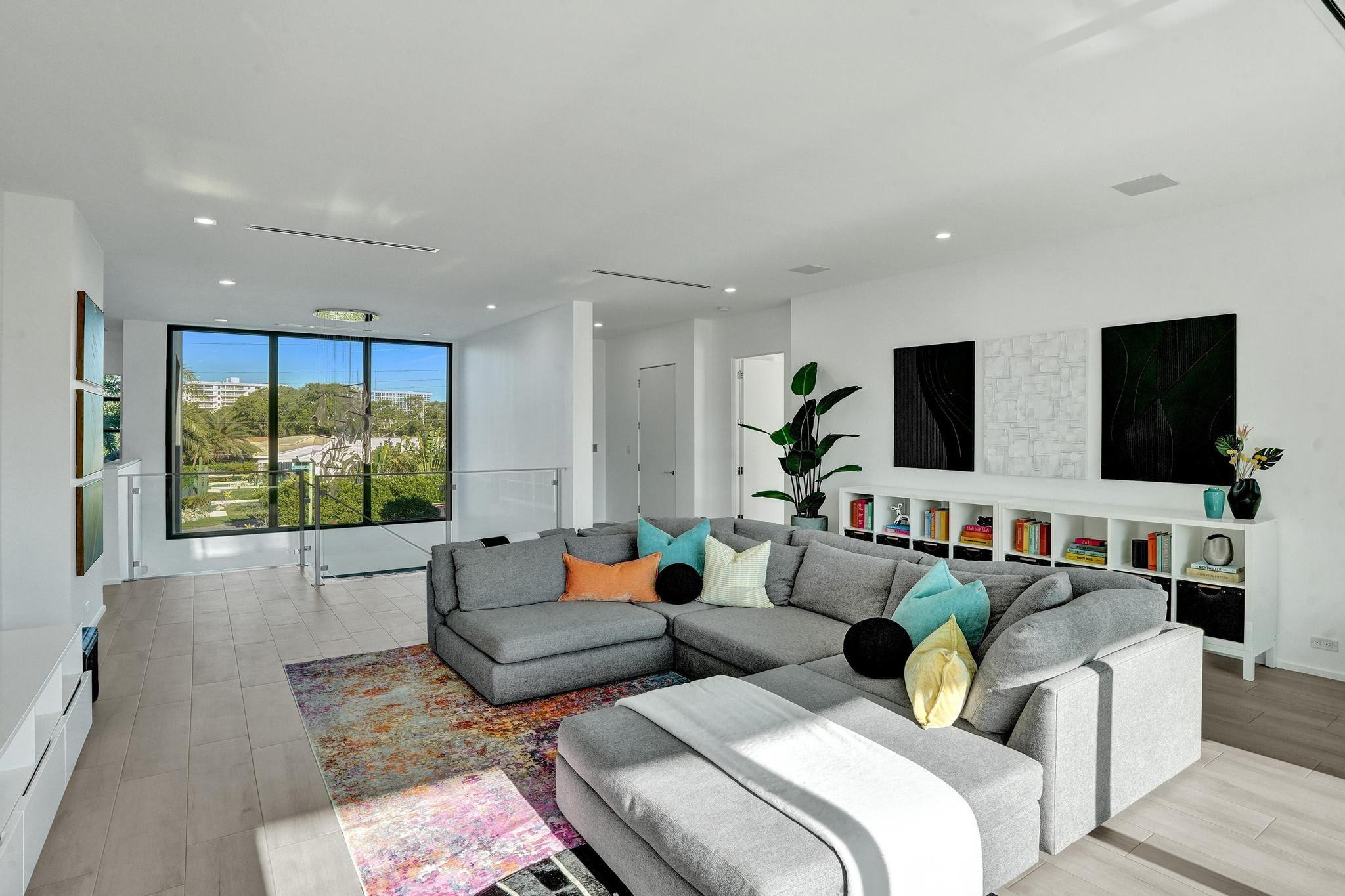 4232 E Tradewinds Ave