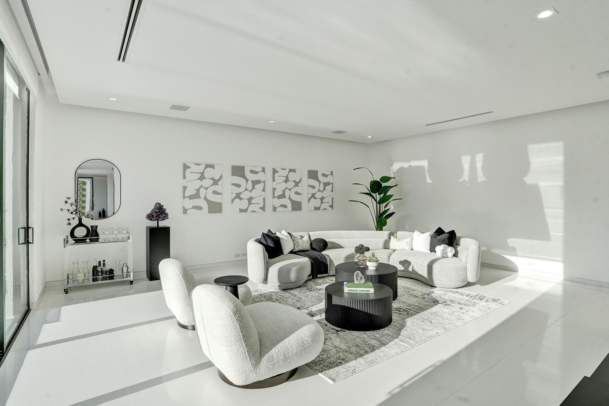 4232 E Tradewinds Ave