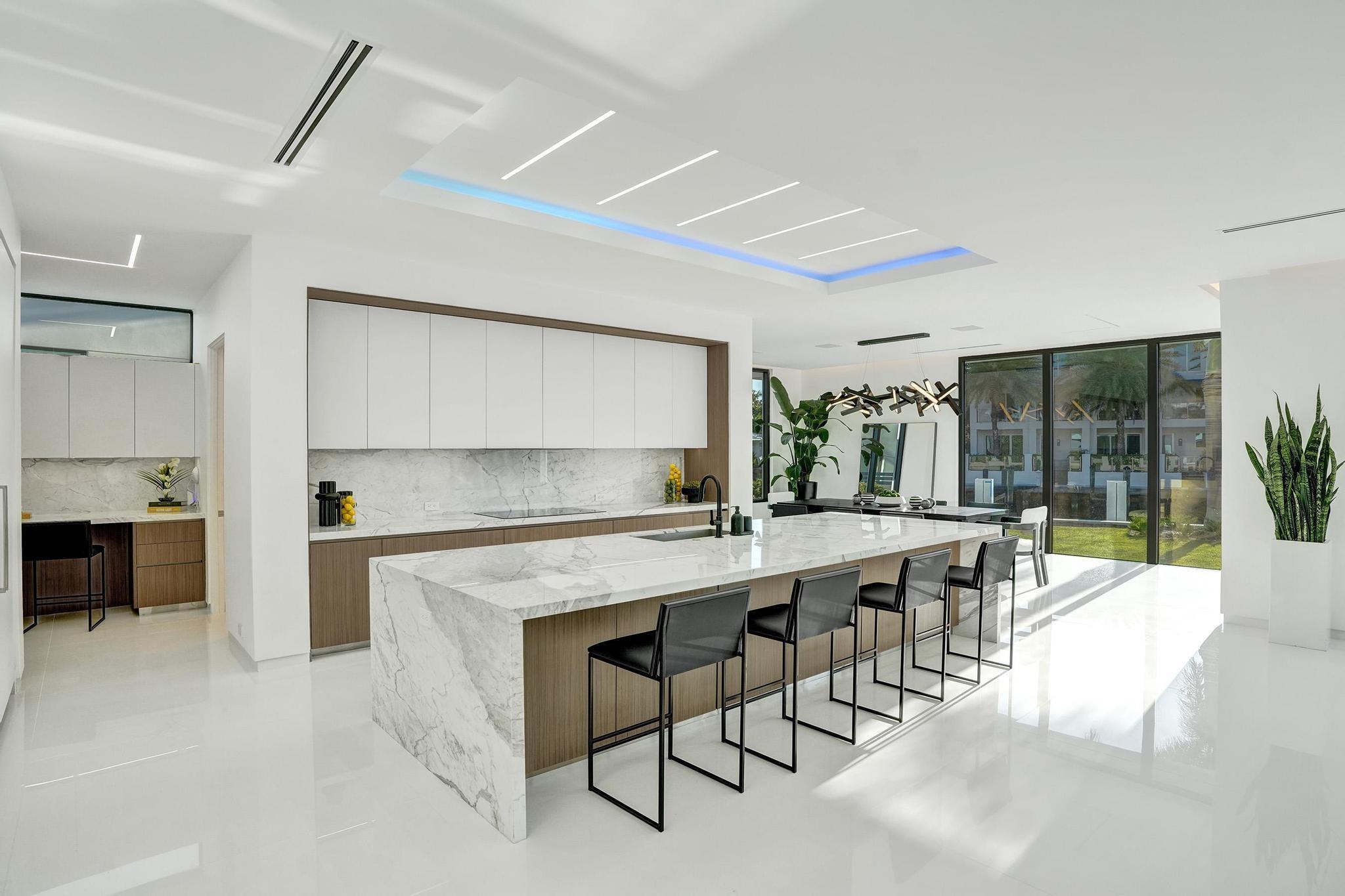 4232 E Tradewinds Ave