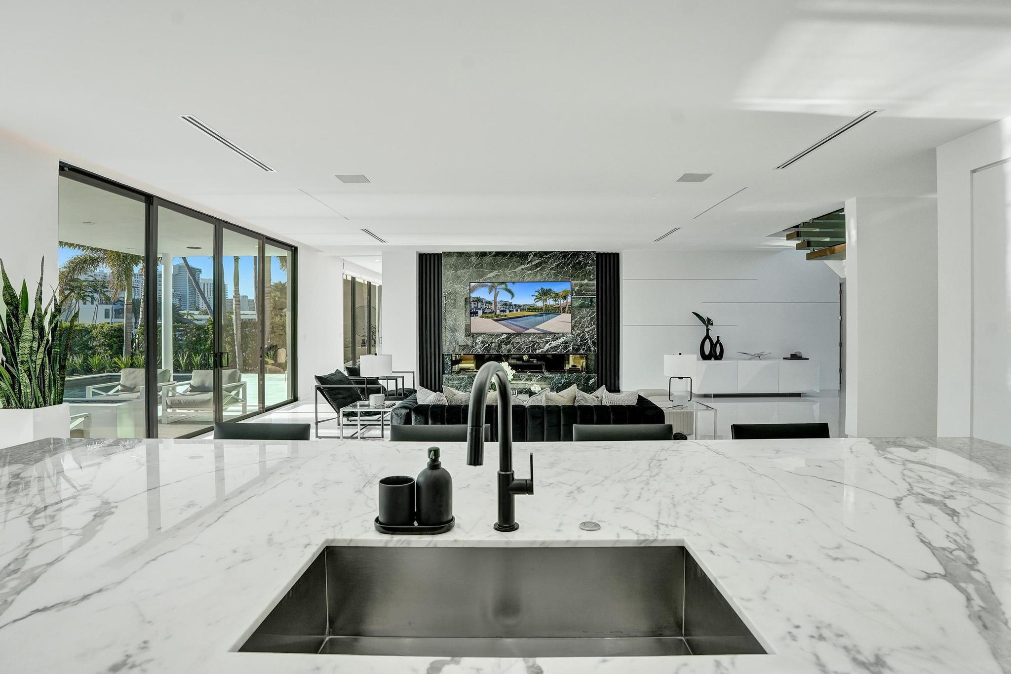 4232 E Tradewinds Ave