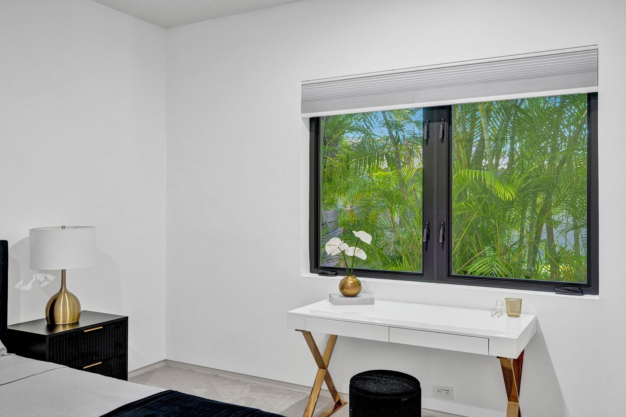 4232 E Tradewinds Ave