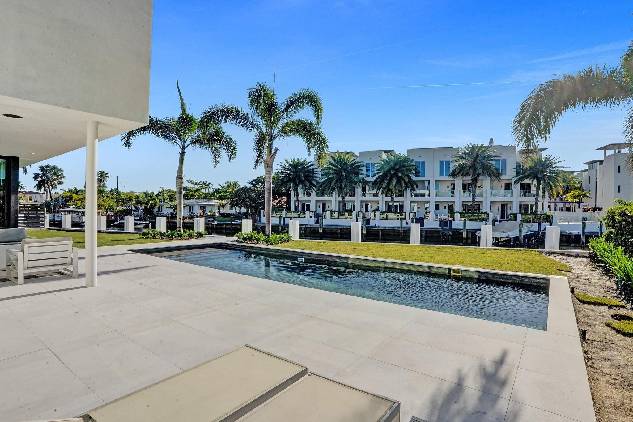 4232 E Tradewinds Ave