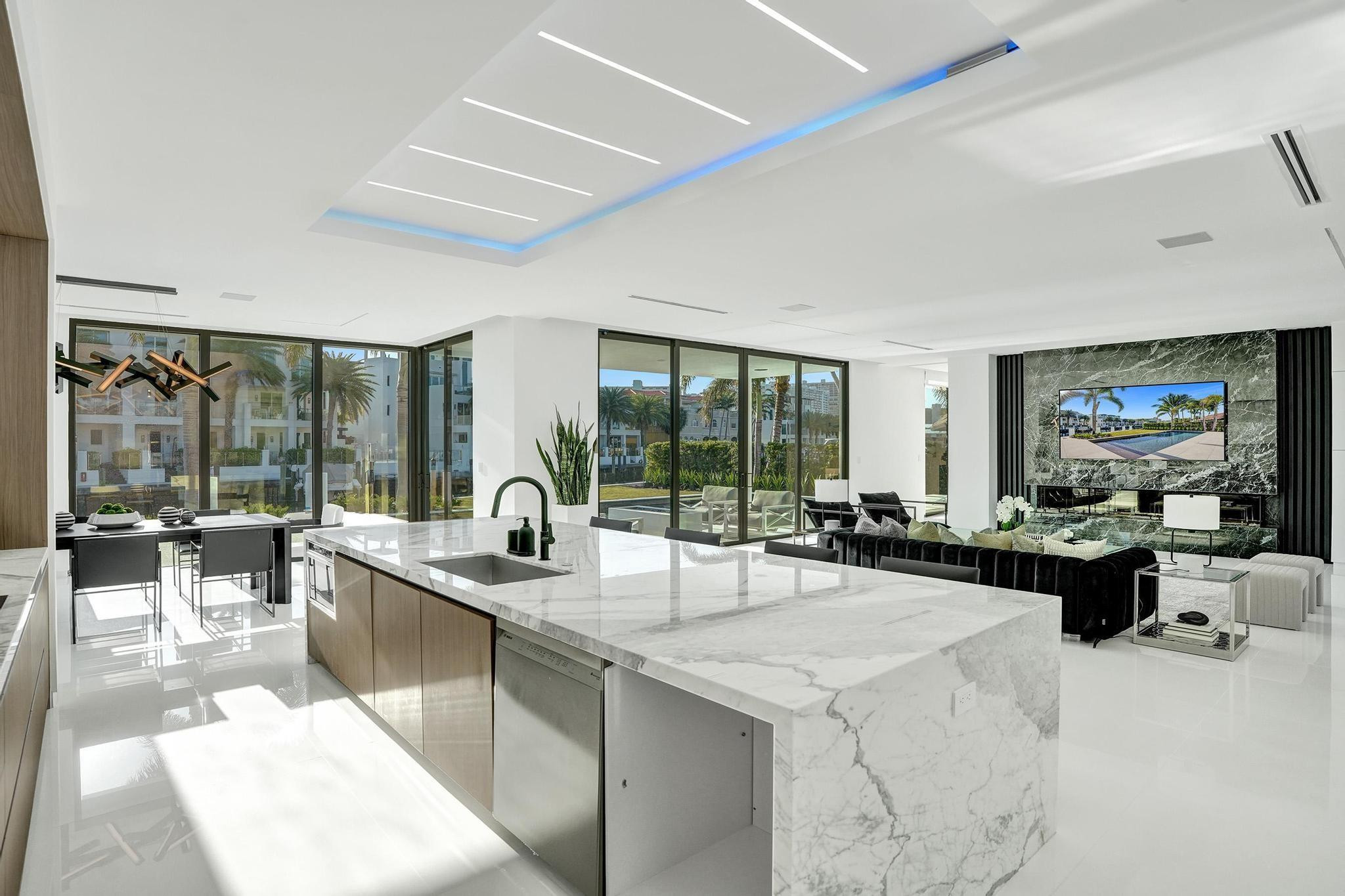 4232 E Tradewinds Ave