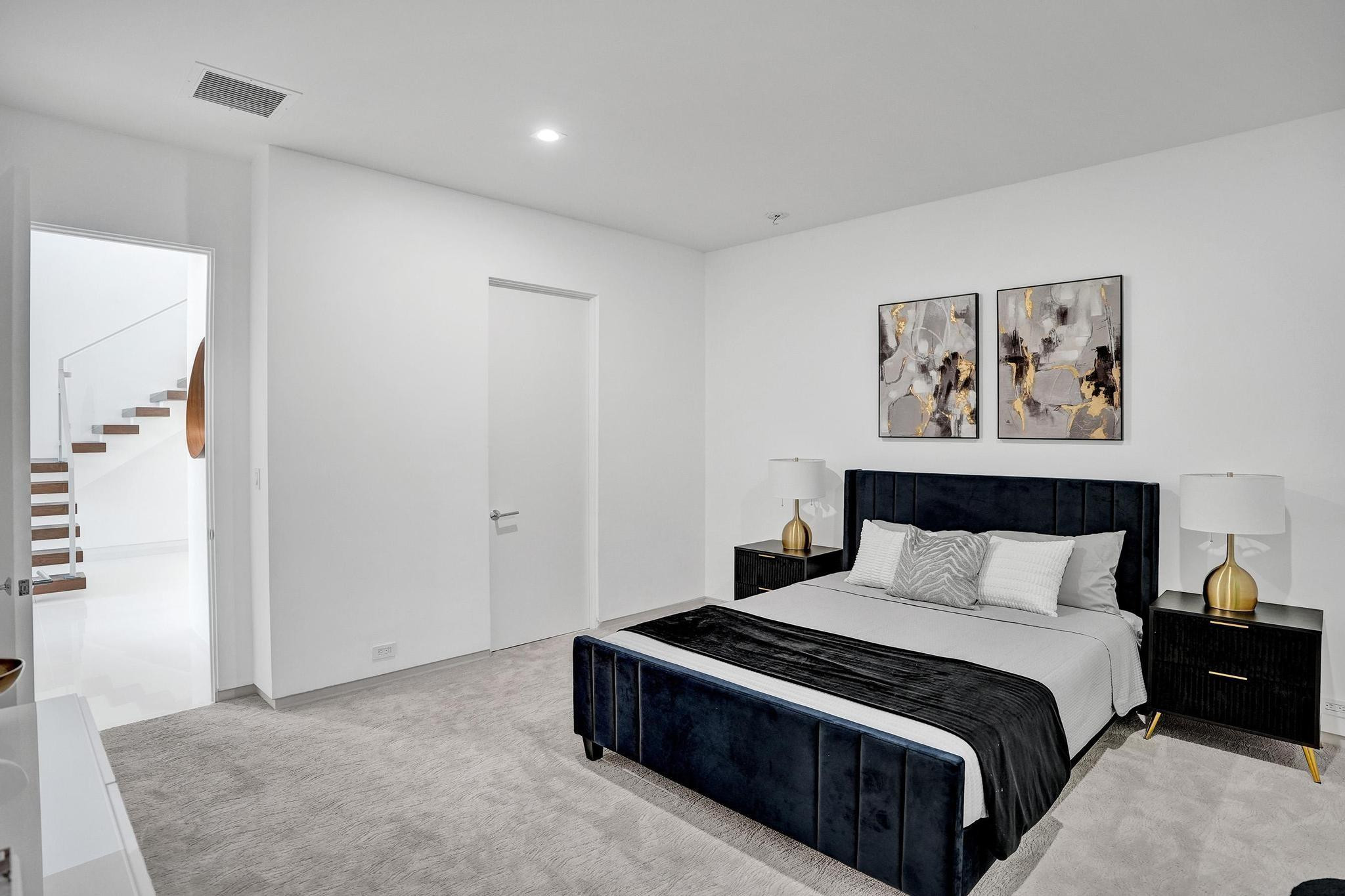 4232 E Tradewinds Ave