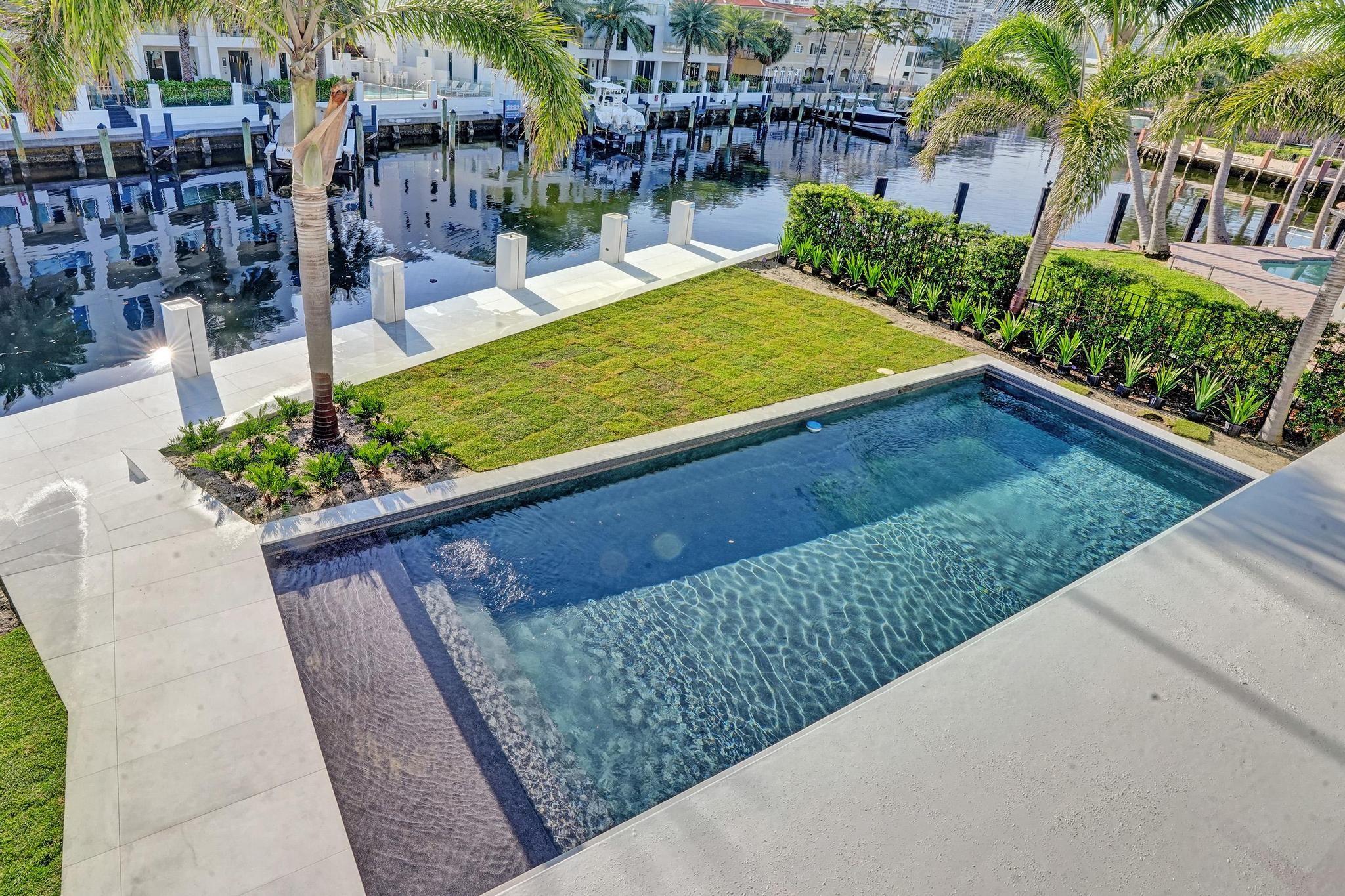 4232 E Tradewinds Ave