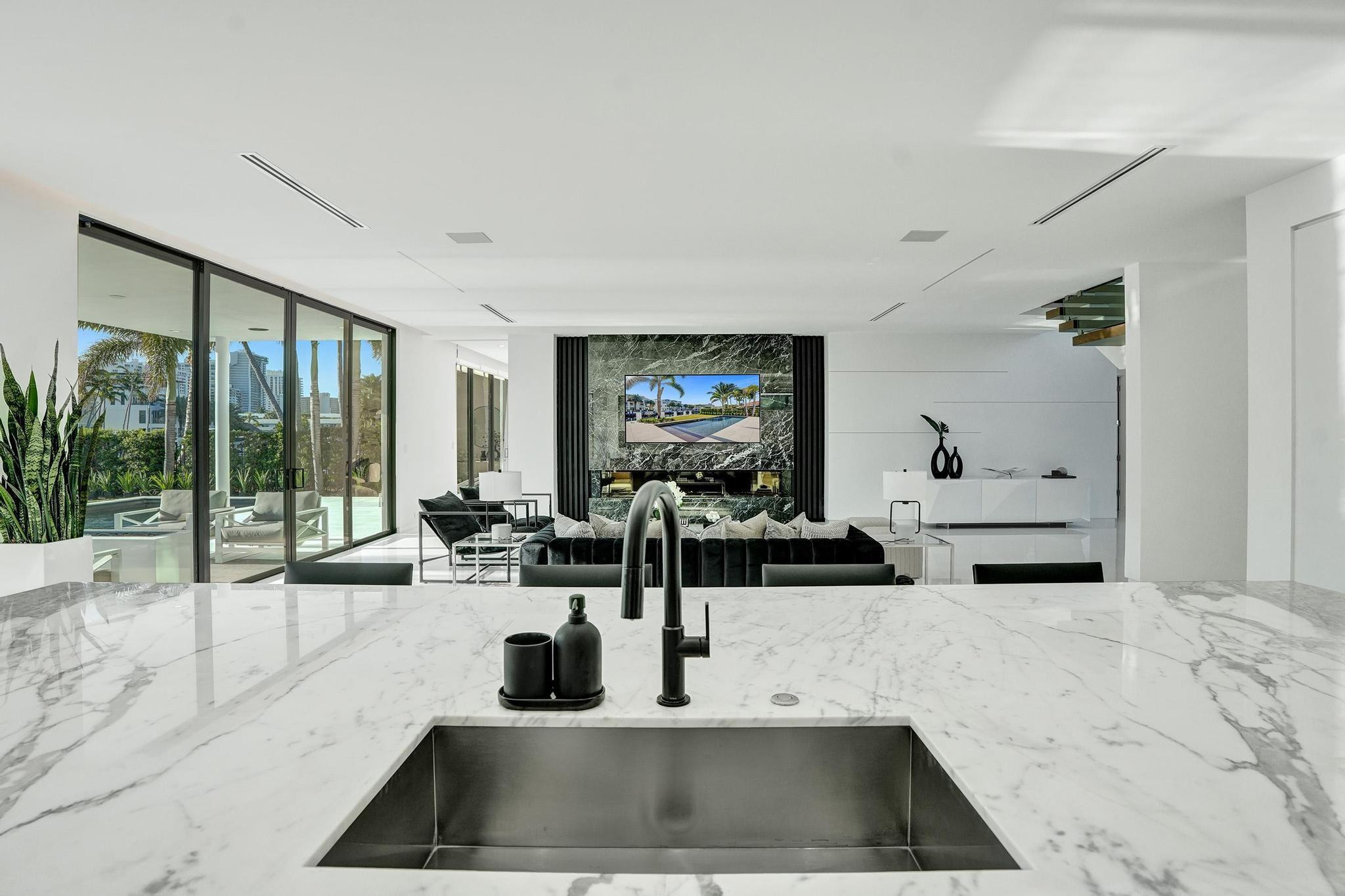 4232 E Tradewinds Ave