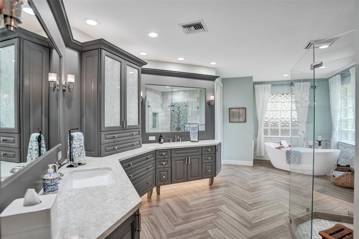 7811 E Upper Ridge Dr