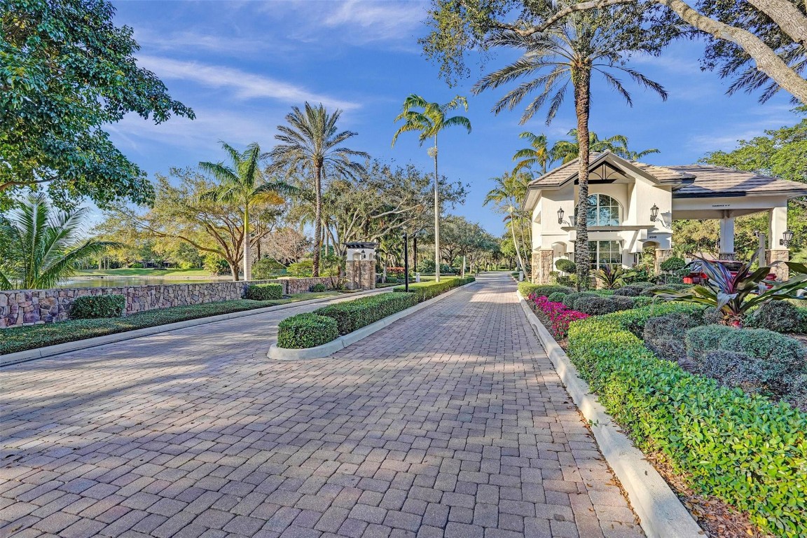 7811 E Upper Ridge Dr