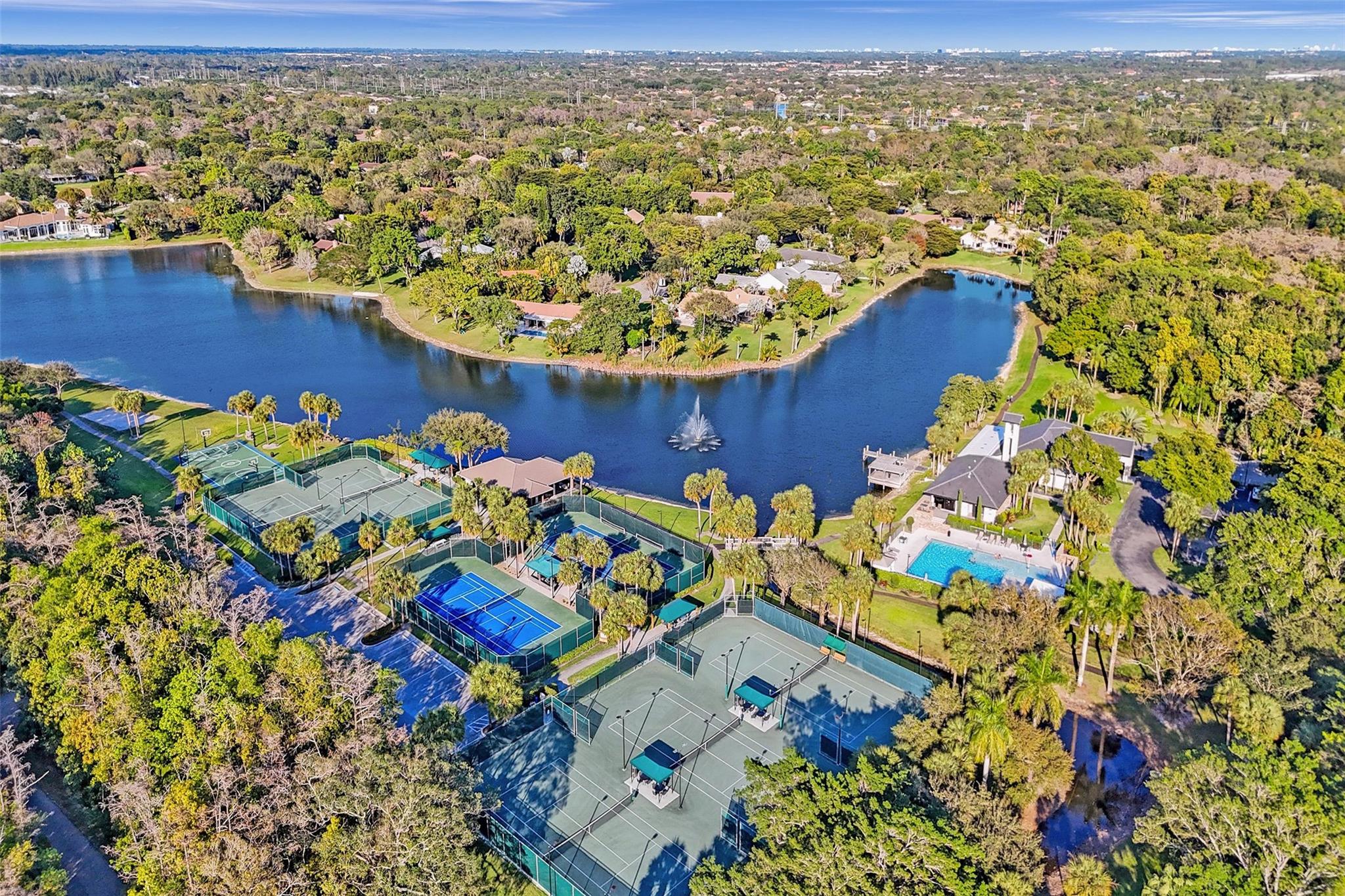 7811 E Upper Ridge Dr