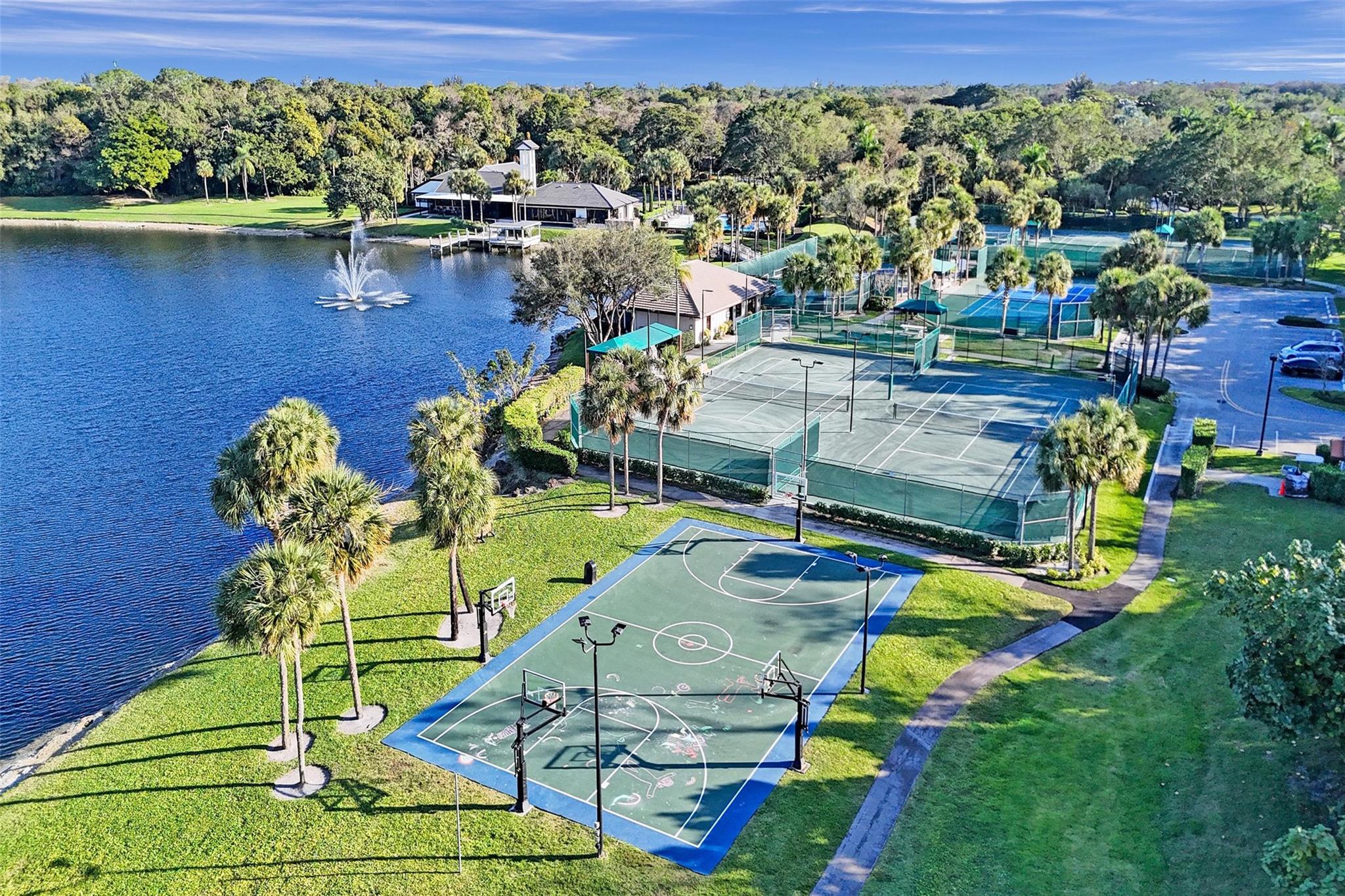 7811 E Upper Ridge Dr