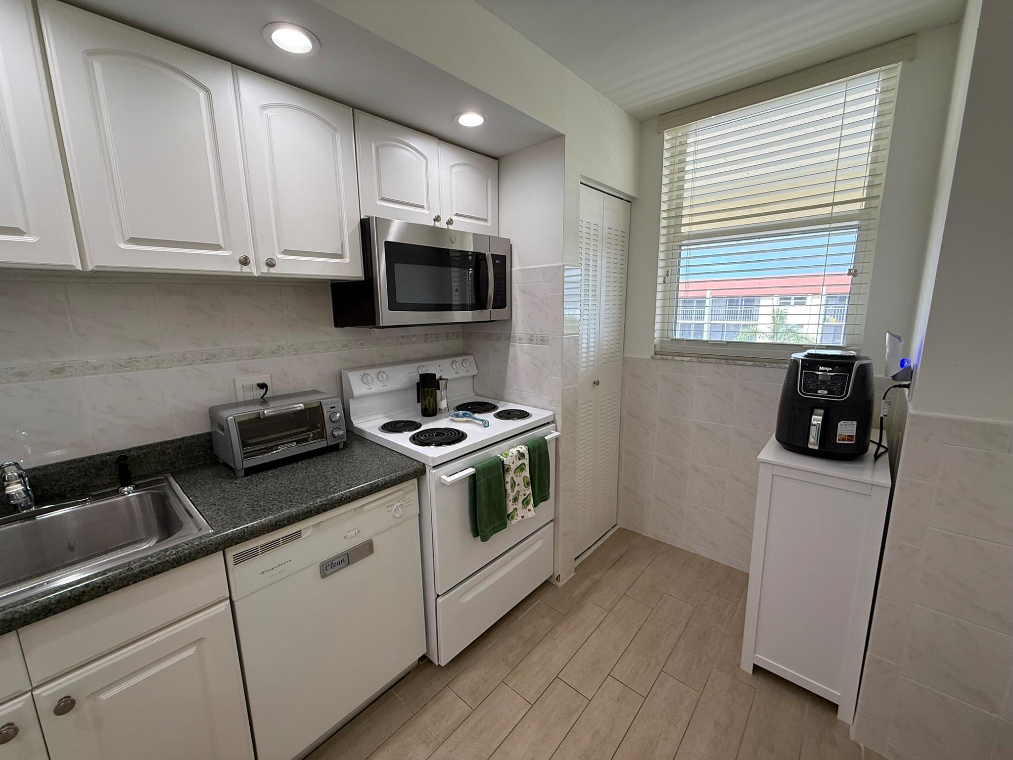 5300 NE 24th Ter 525c