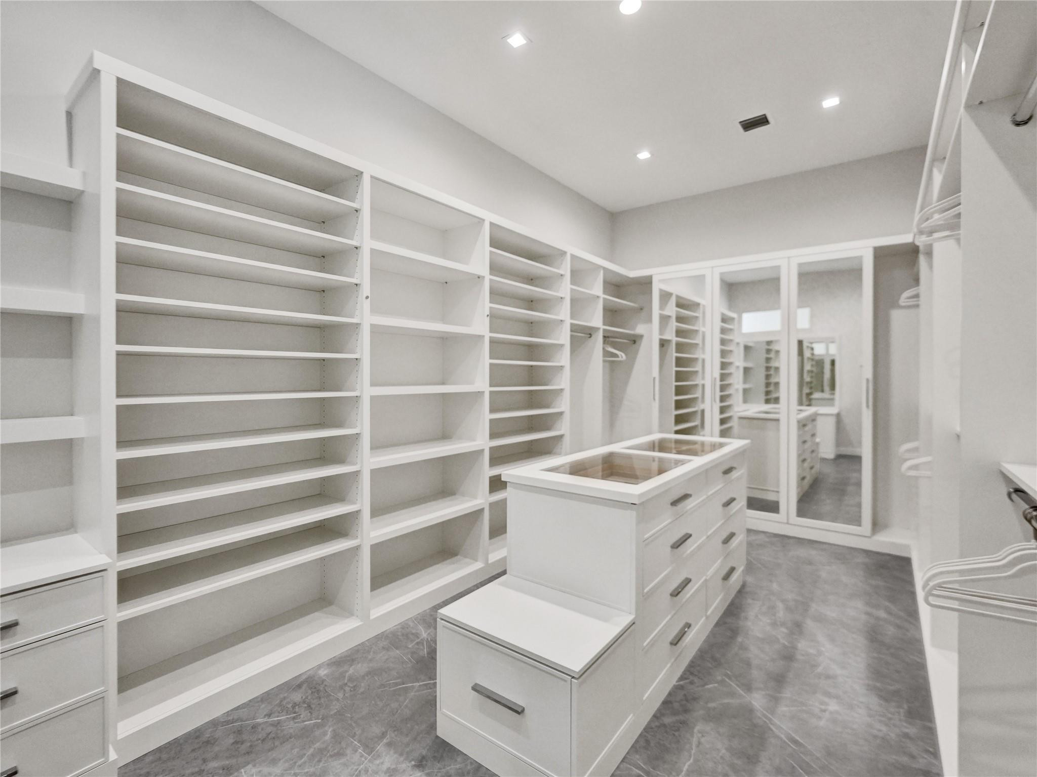7 Seneca Rd
