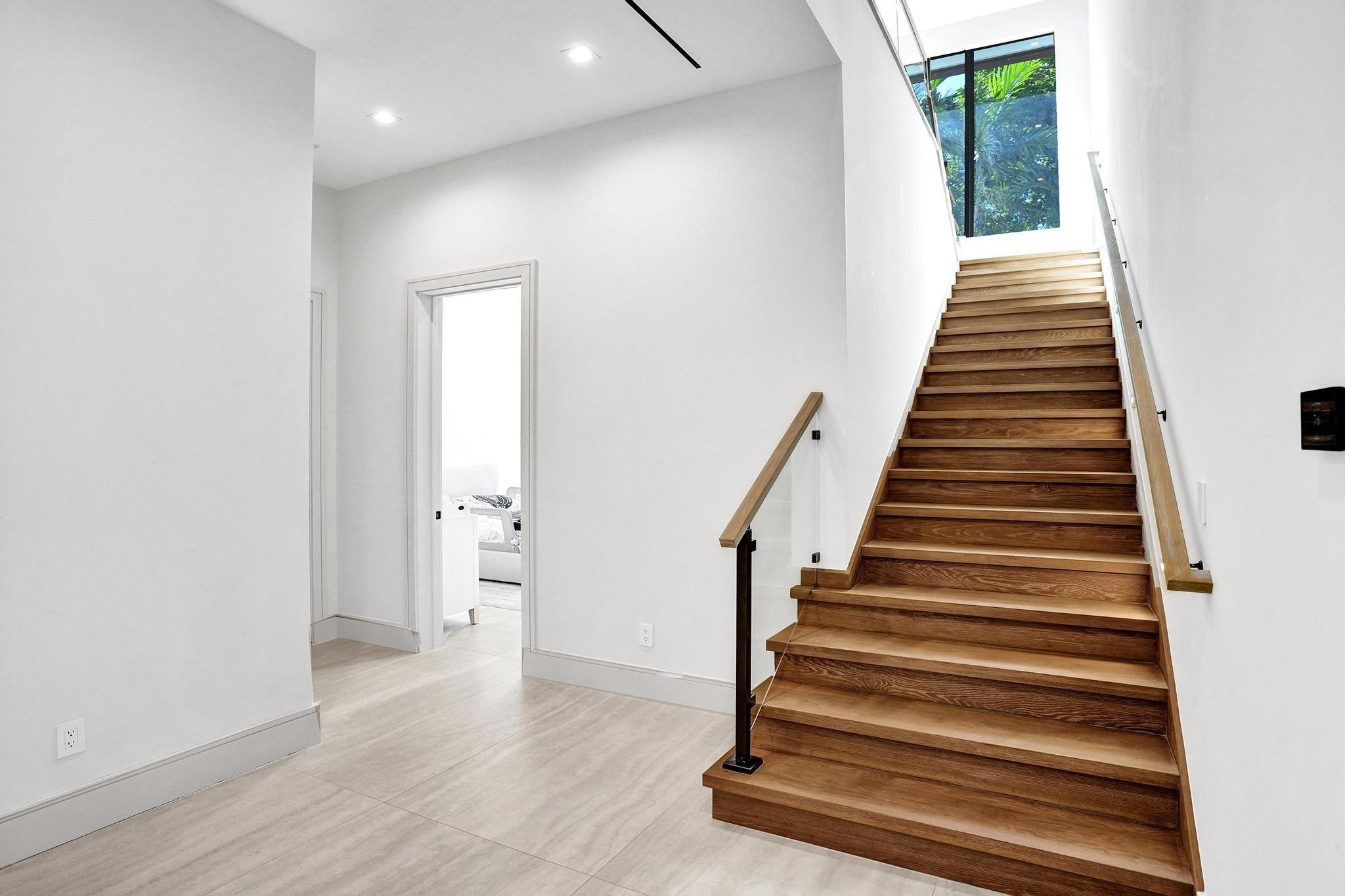 7 Seneca Rd