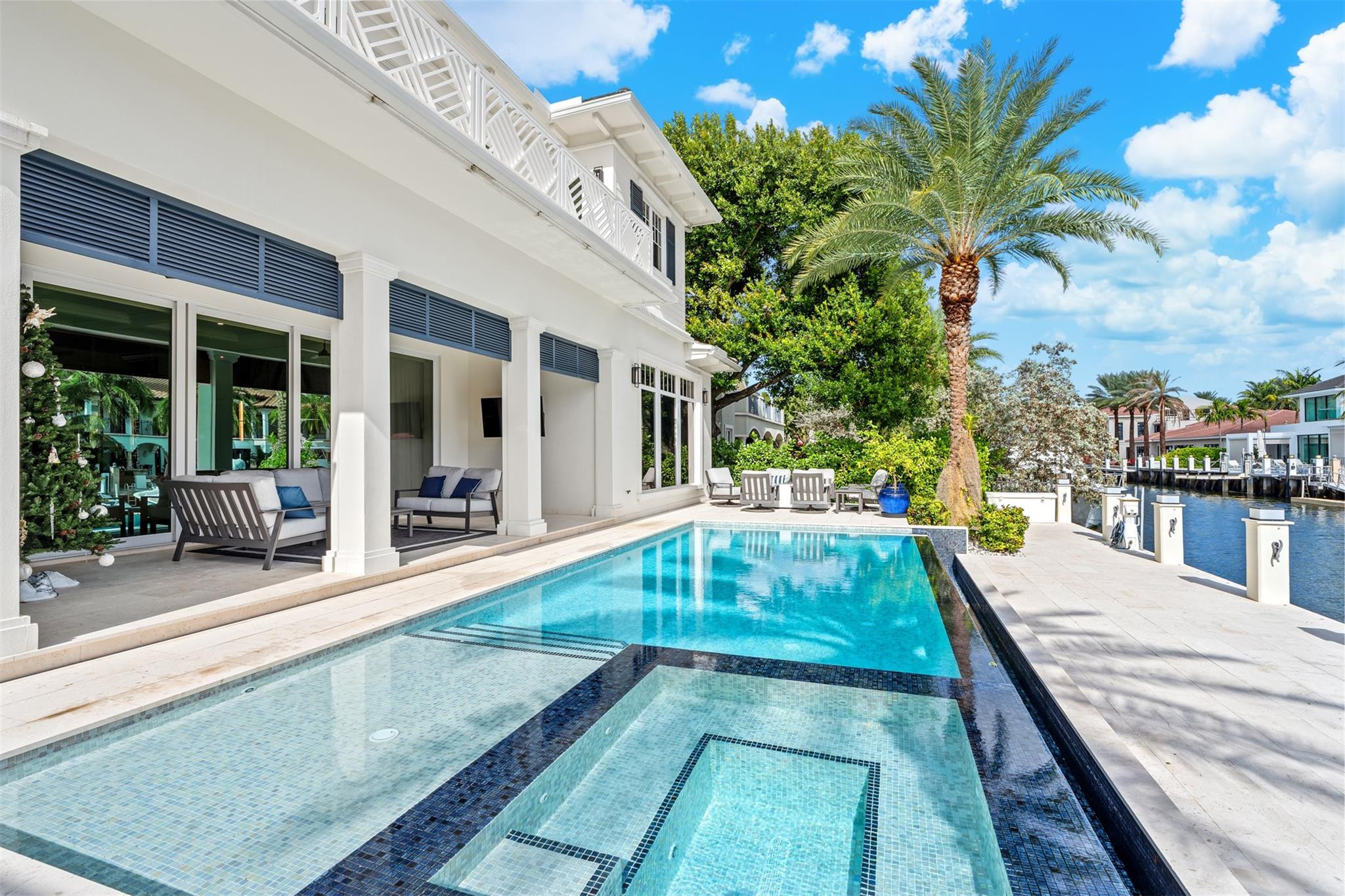 400 Coral Way