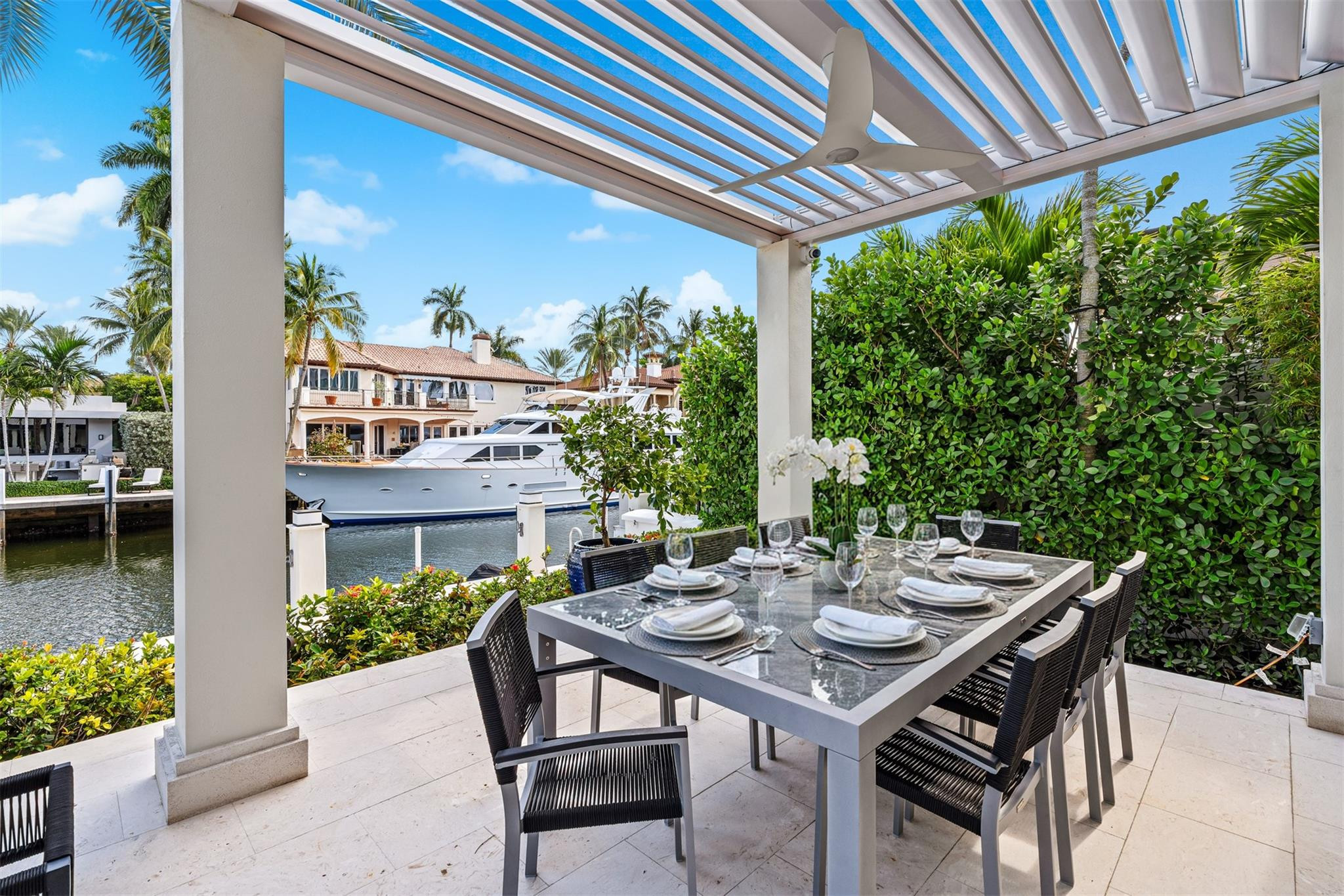 400 Coral Way